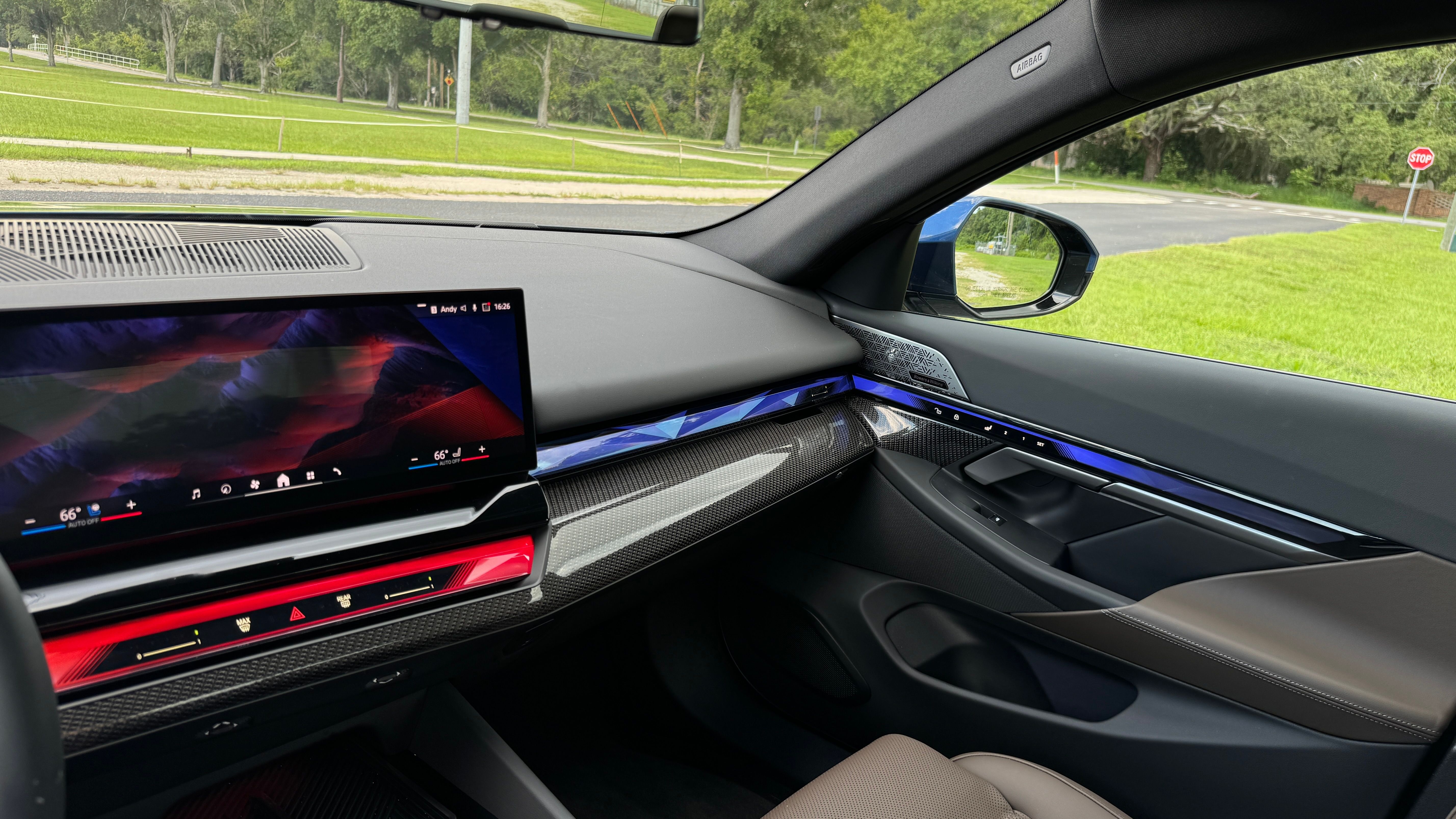 2025 BMW i5 interaction bar