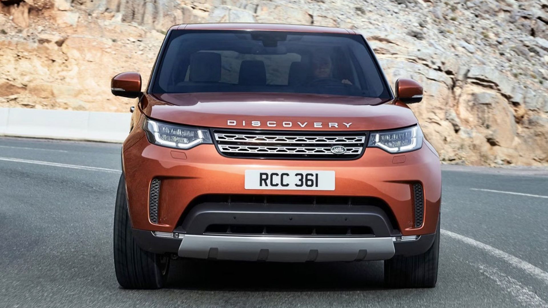 Land Rover Discovery front