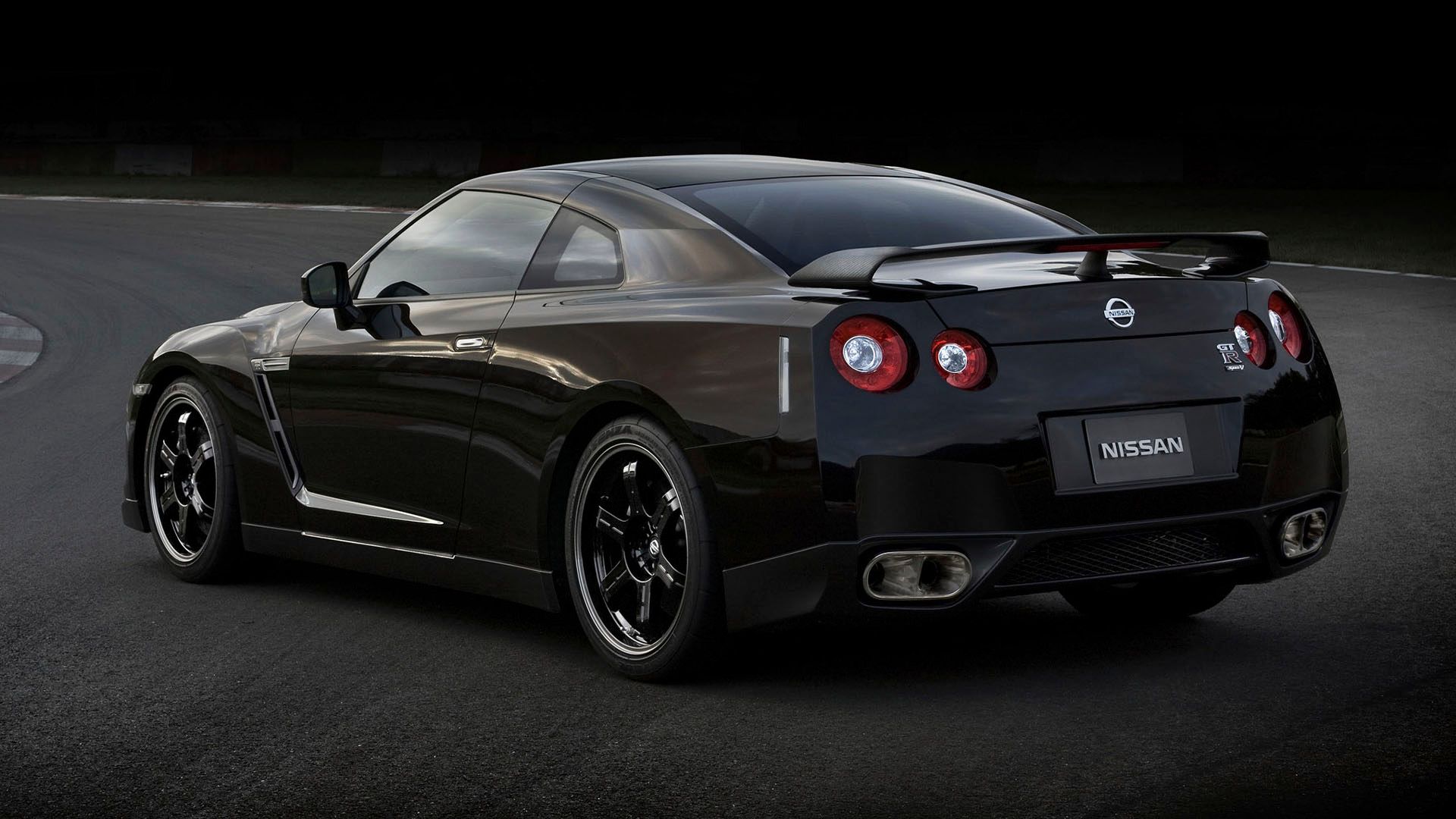 R35 Spec V Nissan GT R Vs Nissan GT R Spec V FastestLaps.com