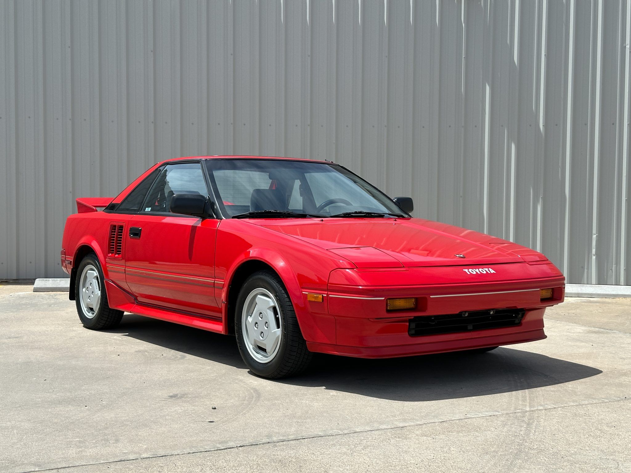 10 Mid-Engine Cars That Aren't Supercars