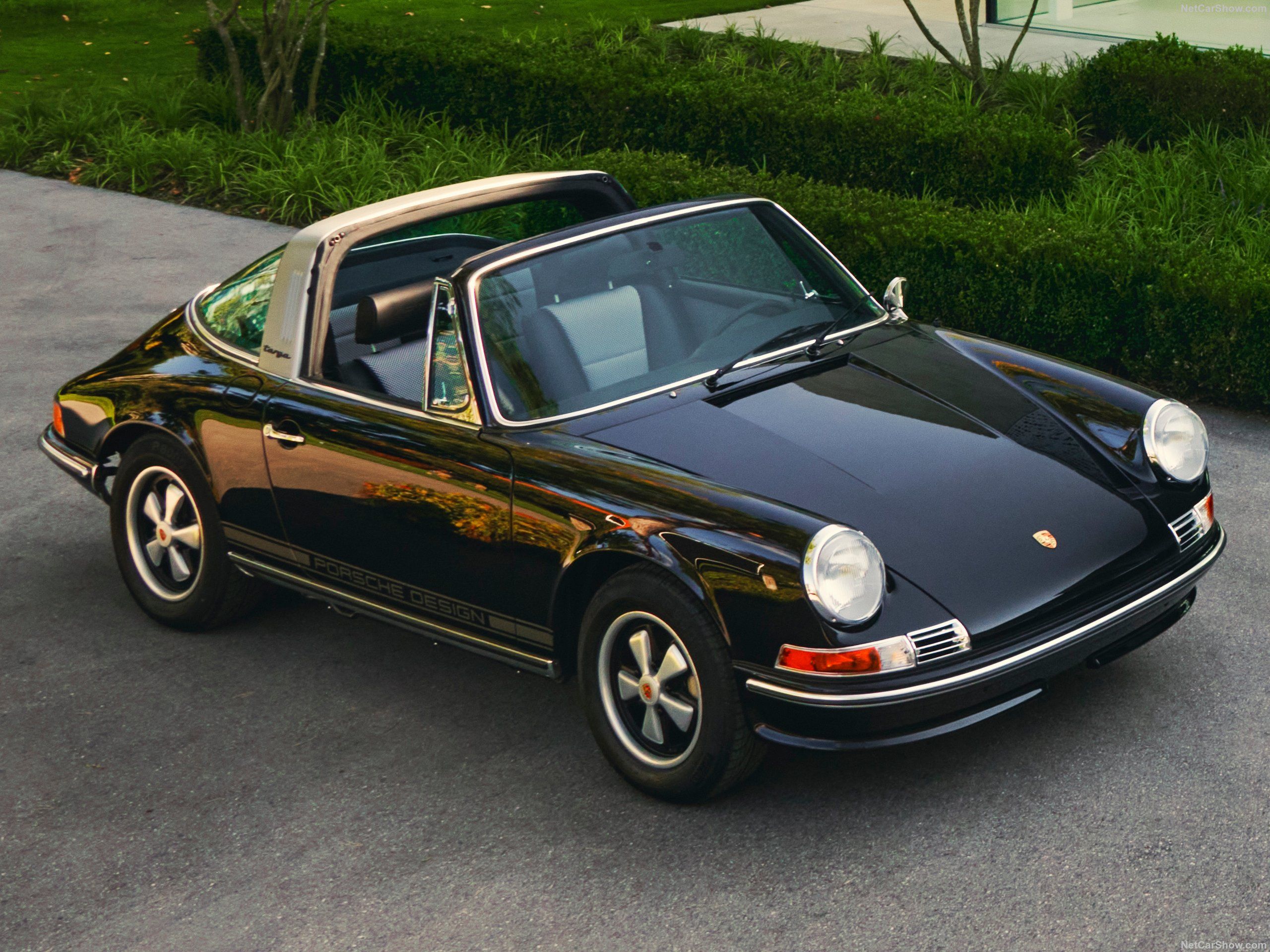 Porsche-911_S_2.4_Targa-1972-wallpaper