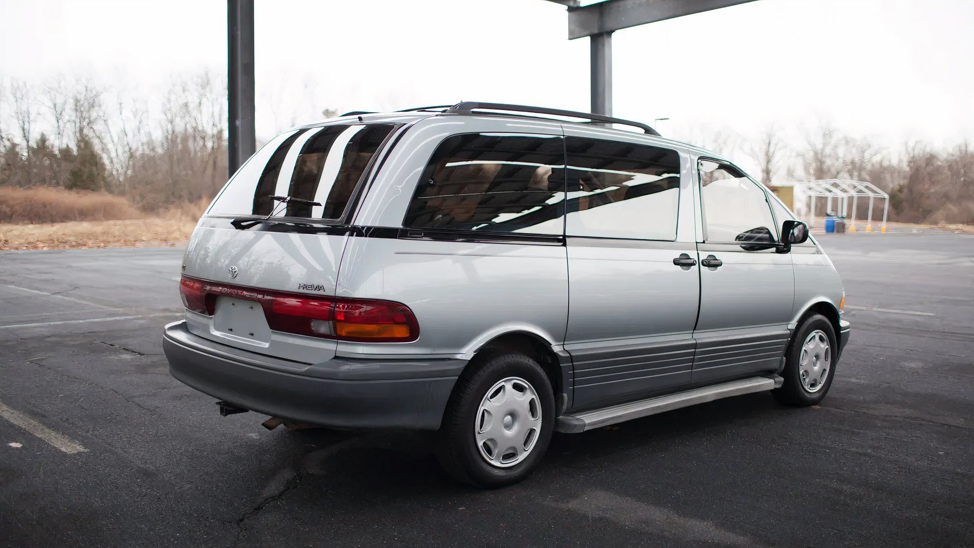 10 Mid-Engine Cars That Aren't Supercars