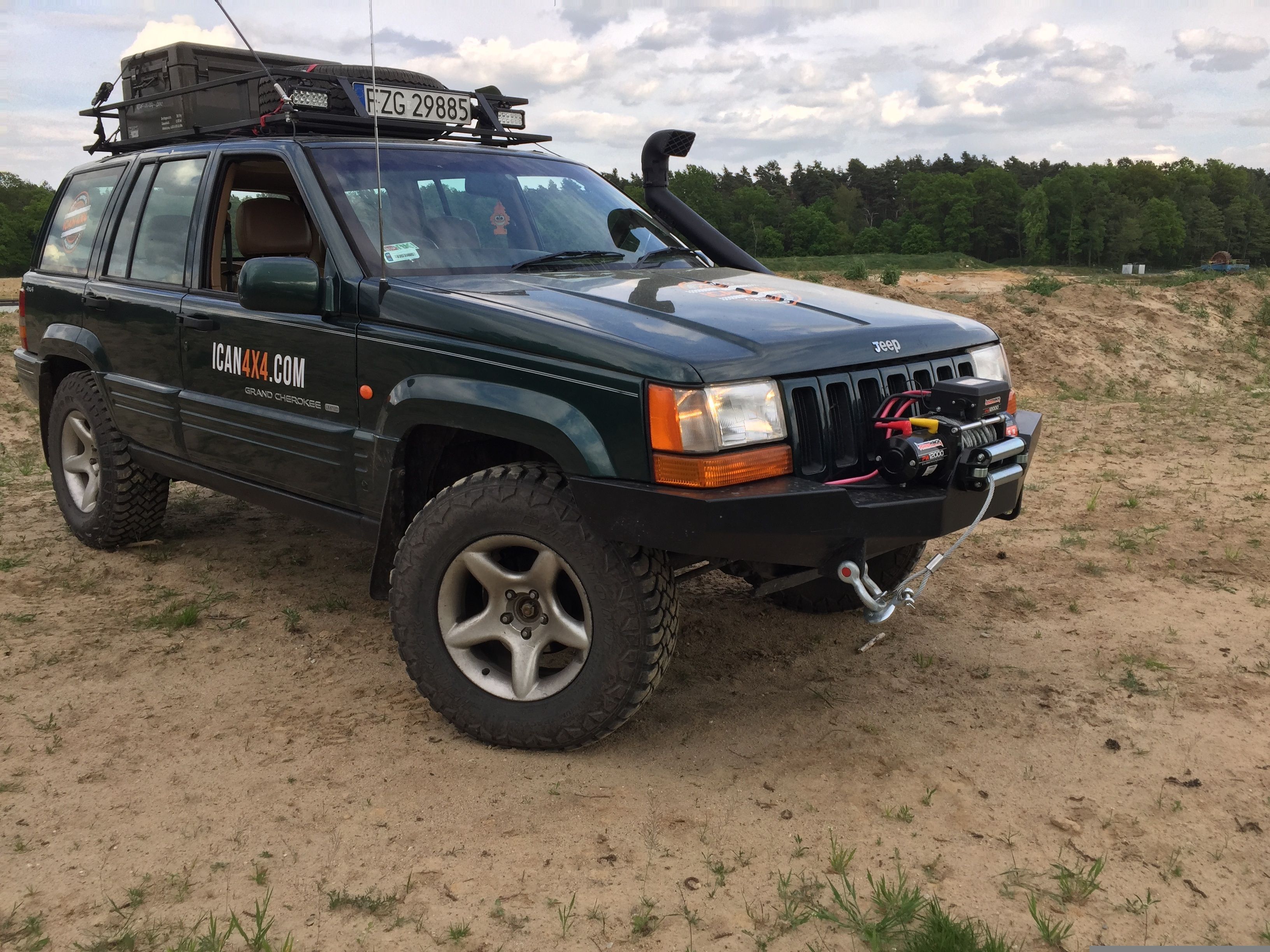 the-vehicle-3296145