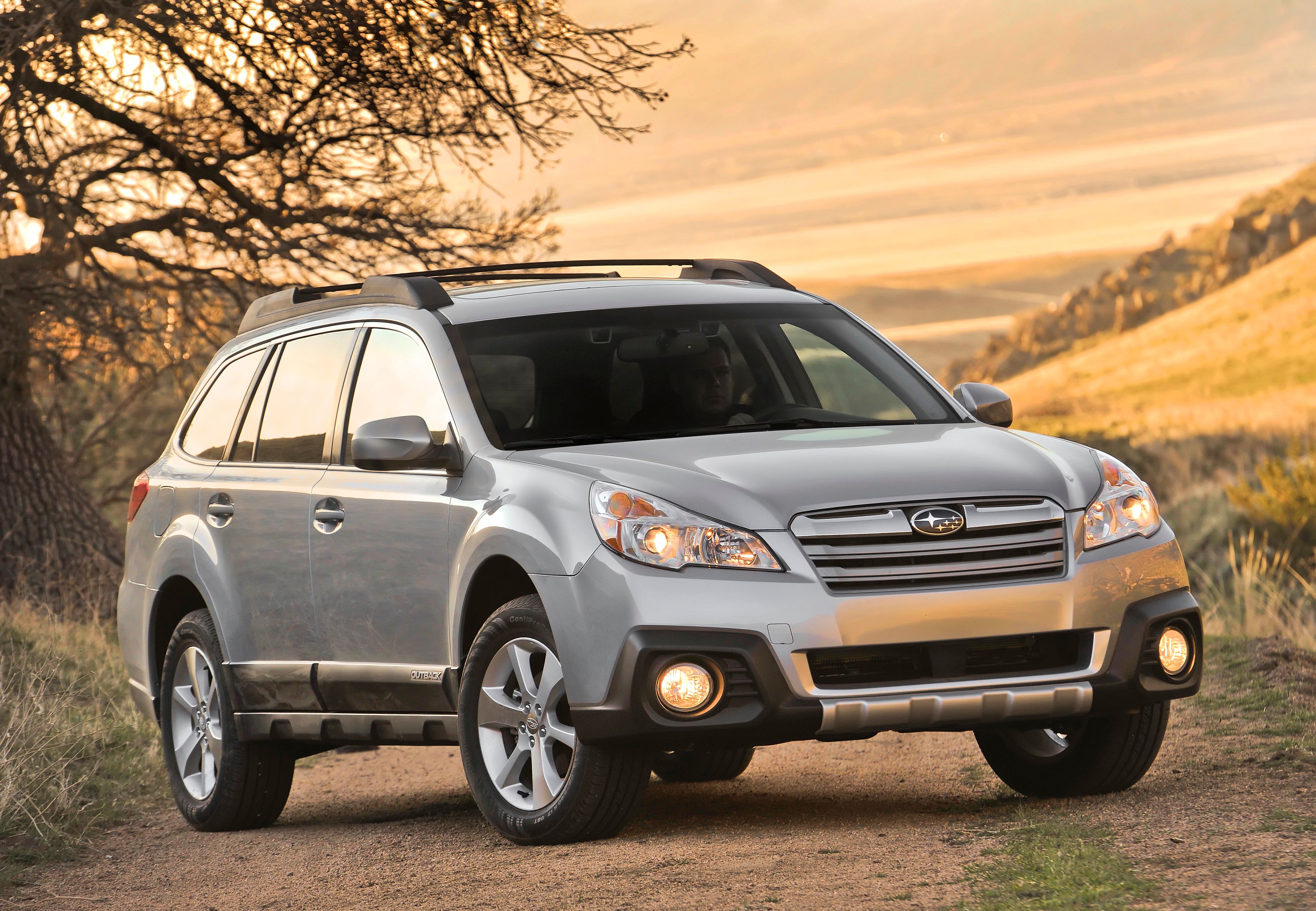 Subaru Outback, Front 3/4 View