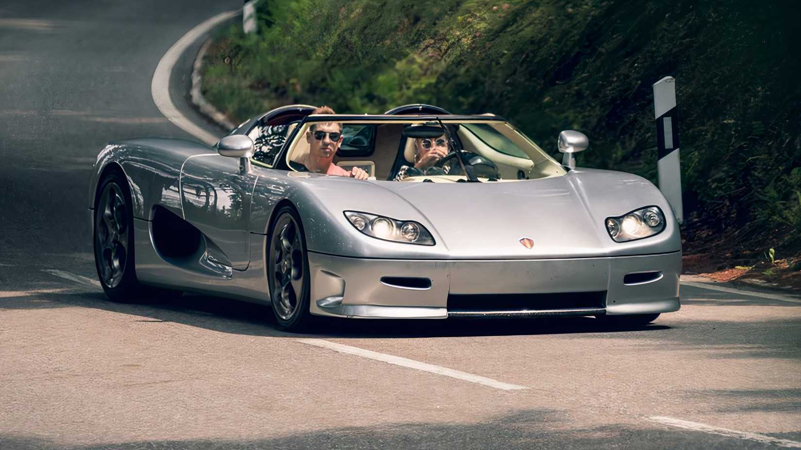 Koenigsegg CC8S: The Pioneering Swedish Supercar with Carbon Fiber Body