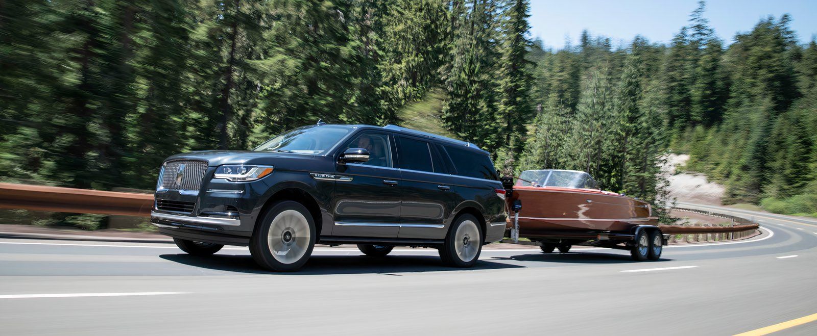 2022 Lincoln navigator Towing Boat