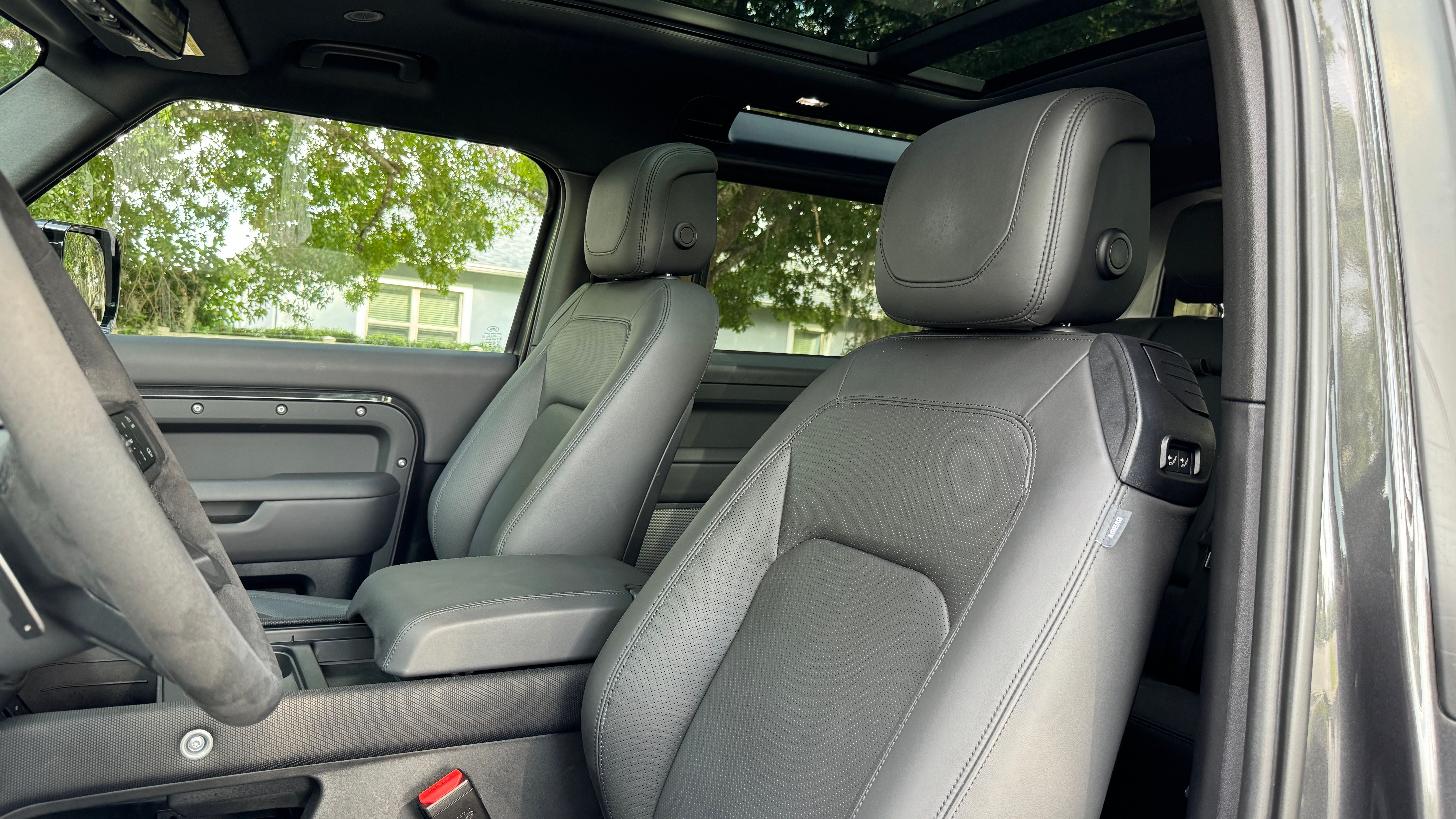 2024 Land Rover Defender 90 Shows Two-Door SUVs Are Silly But Awesome