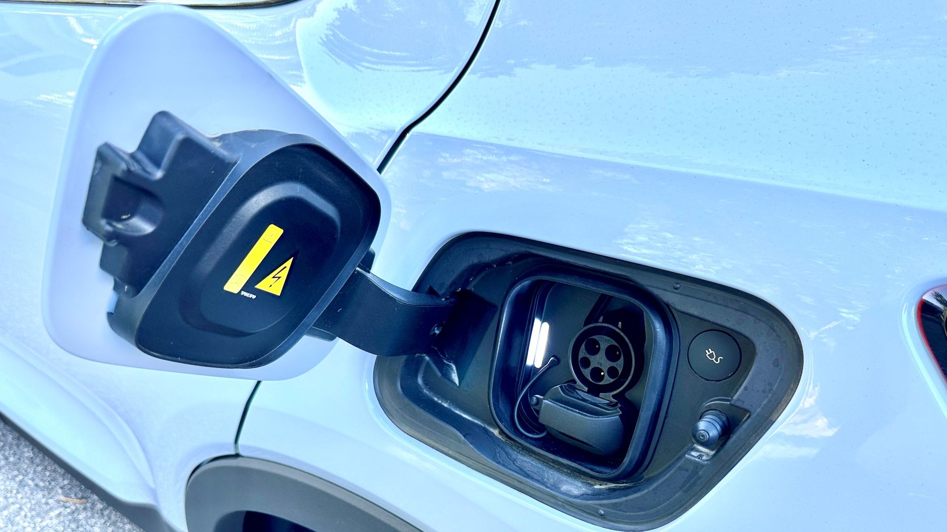 The 2024 Volvo C40 Recharge charging port