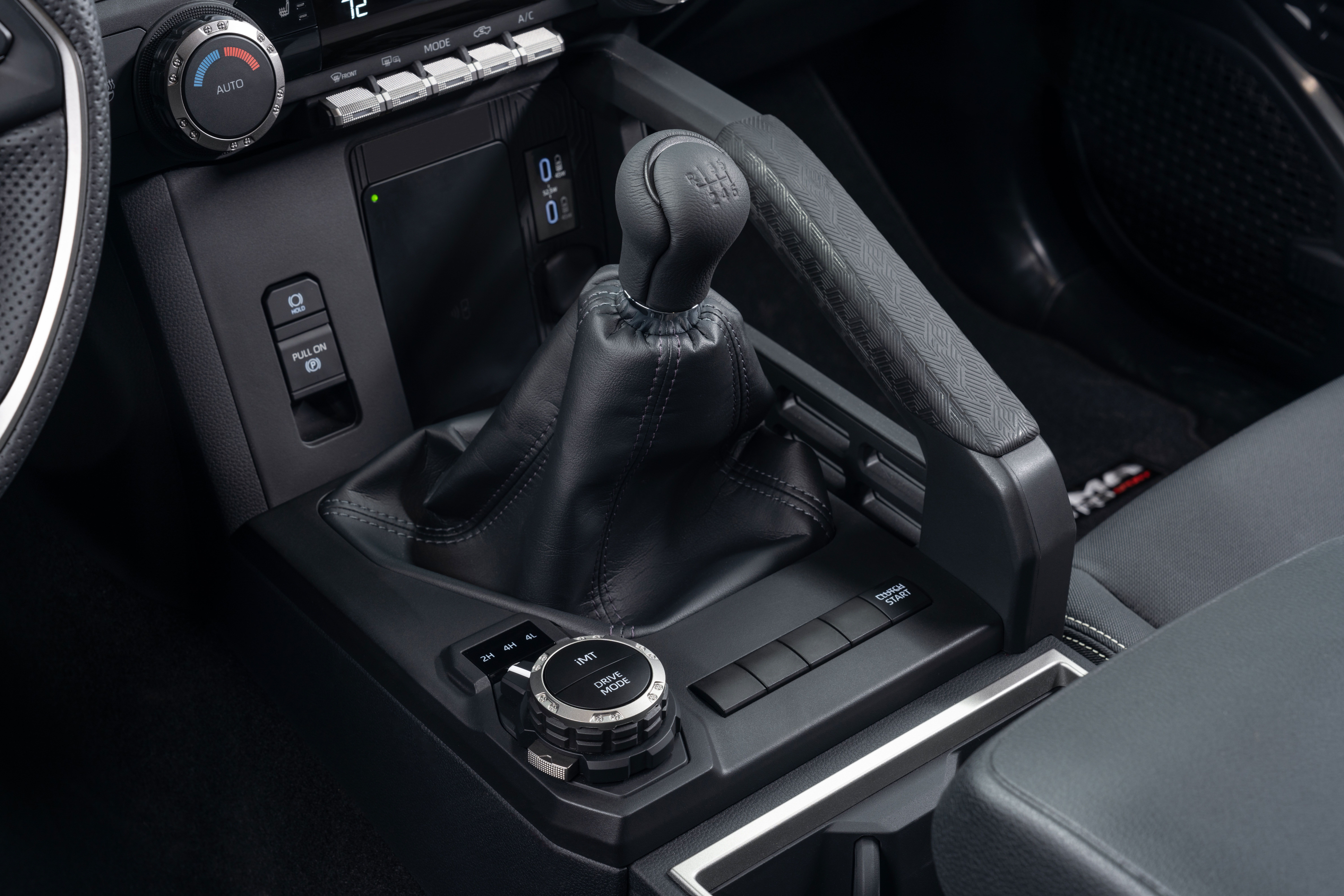 2024_Toyota_Tacoma_TRD_Sport shifter