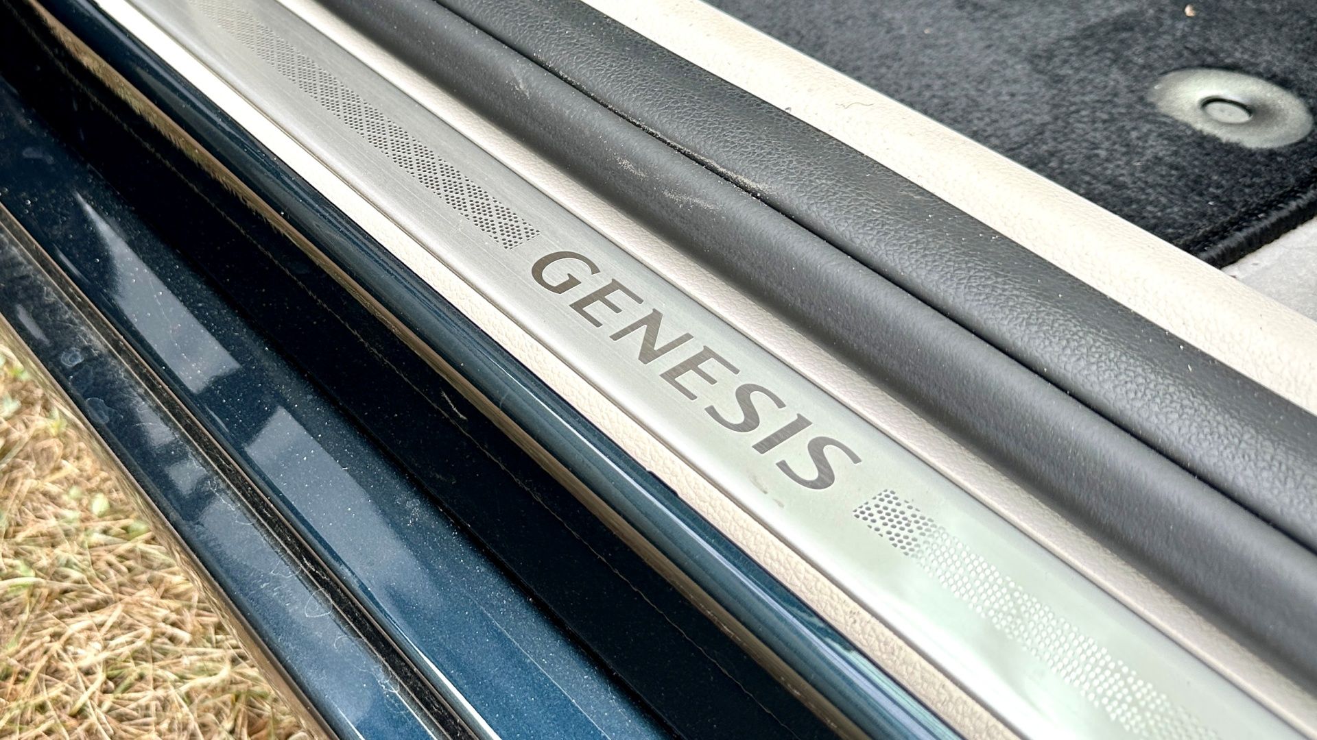 The 2025 Genesis G80 door sill