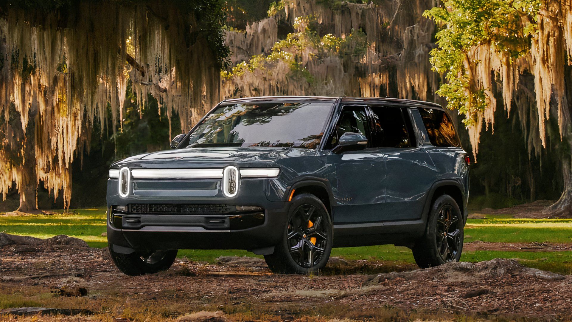 2025 Rivian R1S SUV Overview CarBuzz
