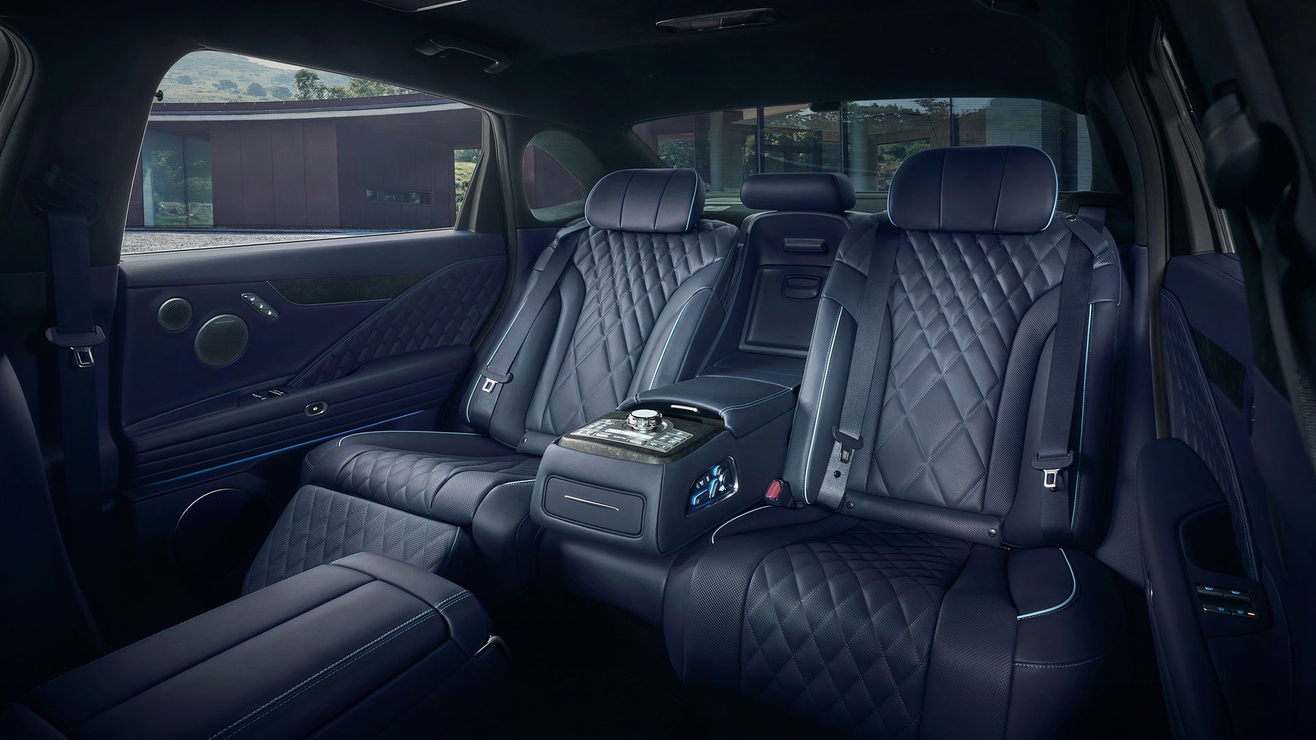 Genesis G80 Electrified interior