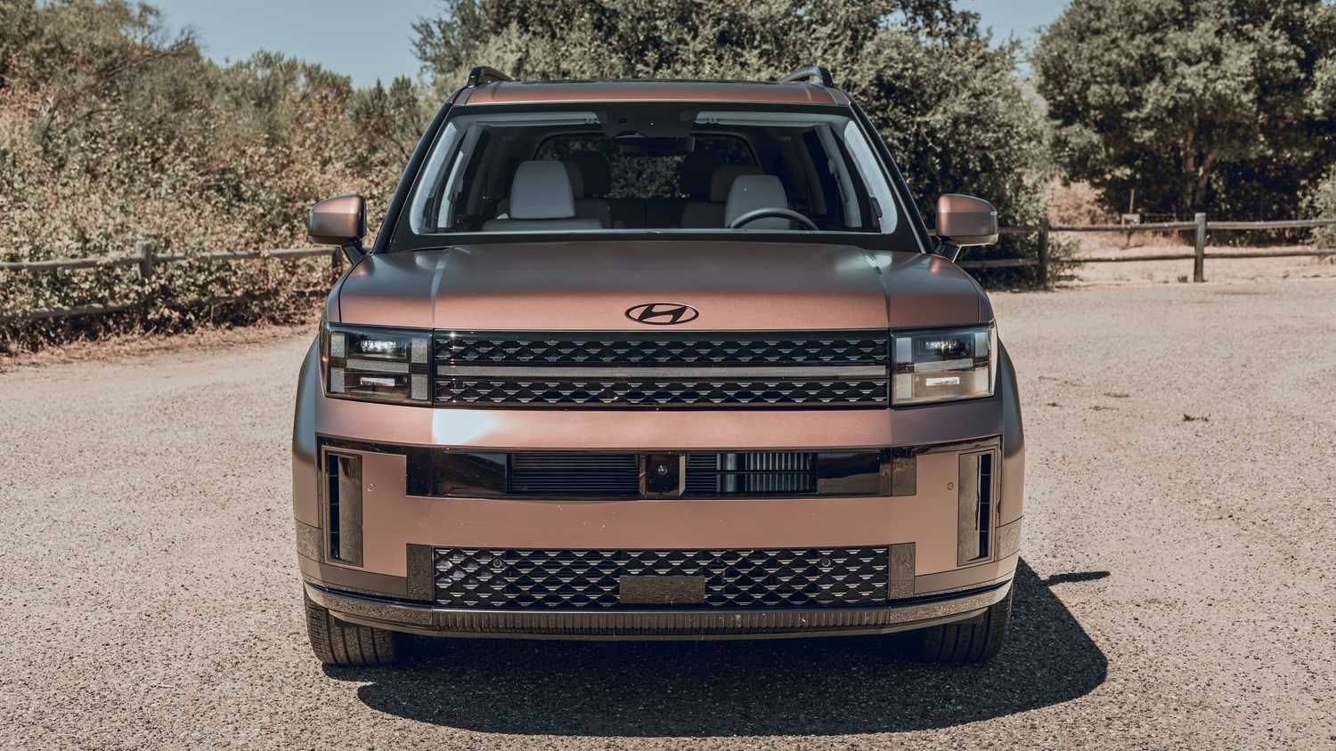 Here's What It Costs To Build A Fully-loaded 2025 Hyundai Santa Fe