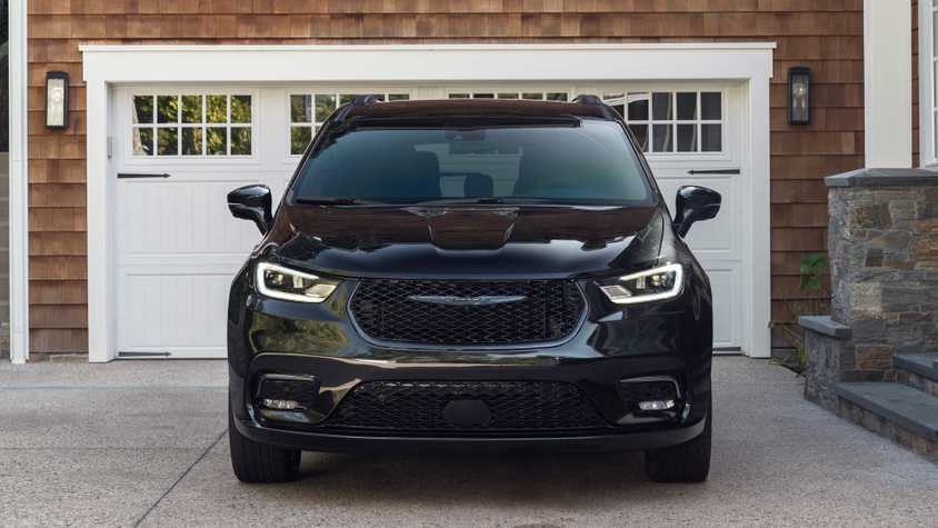2024 Chrysler Pacifica Images: Interior and Exterior Gallery