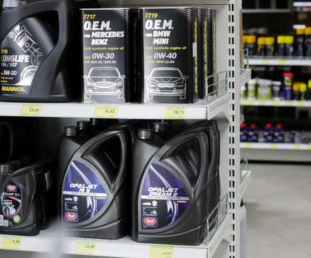 How To Add Oil To A Car In 4 Easy Steps