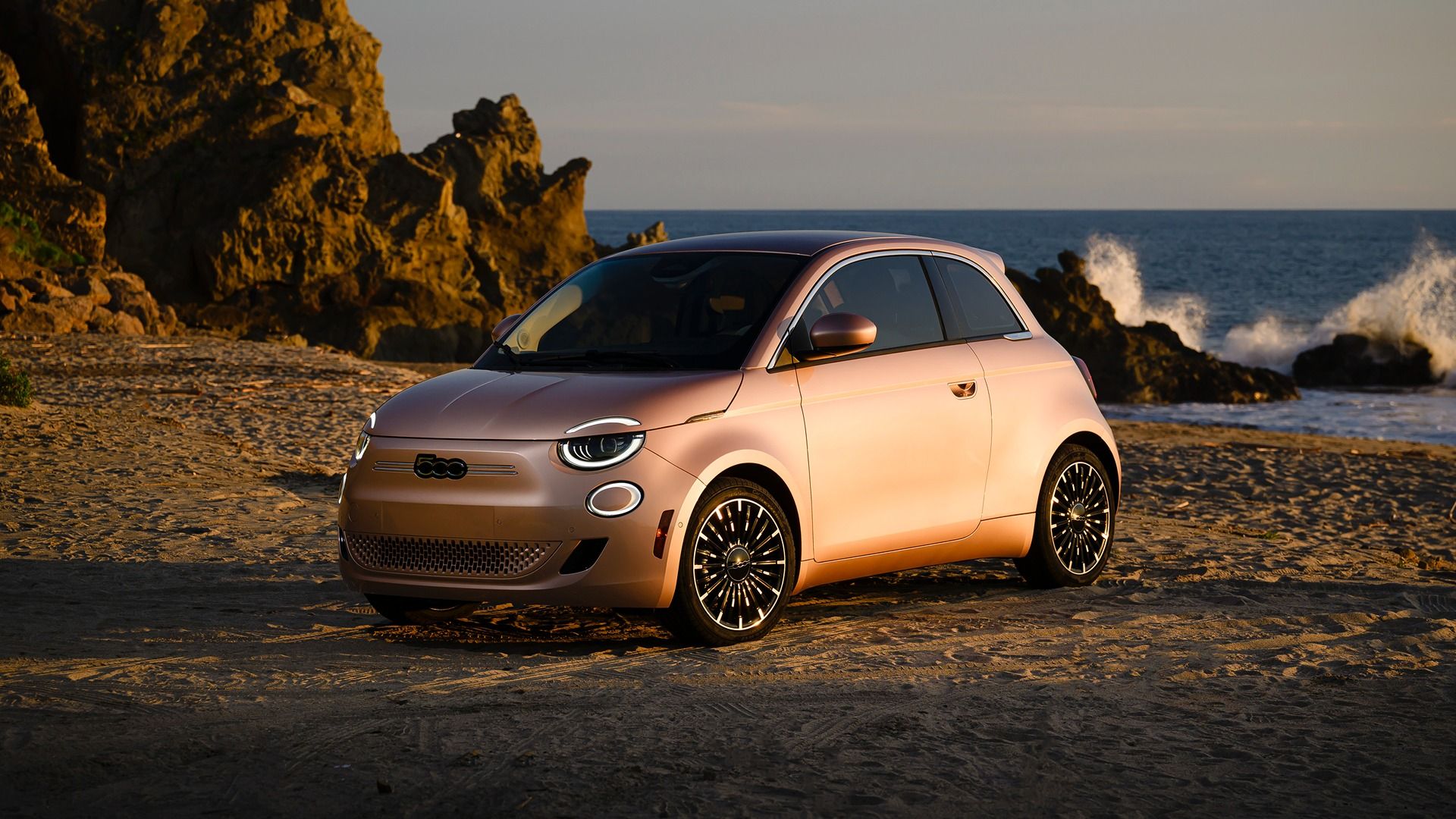 Fiat 500e - 3/4 front view