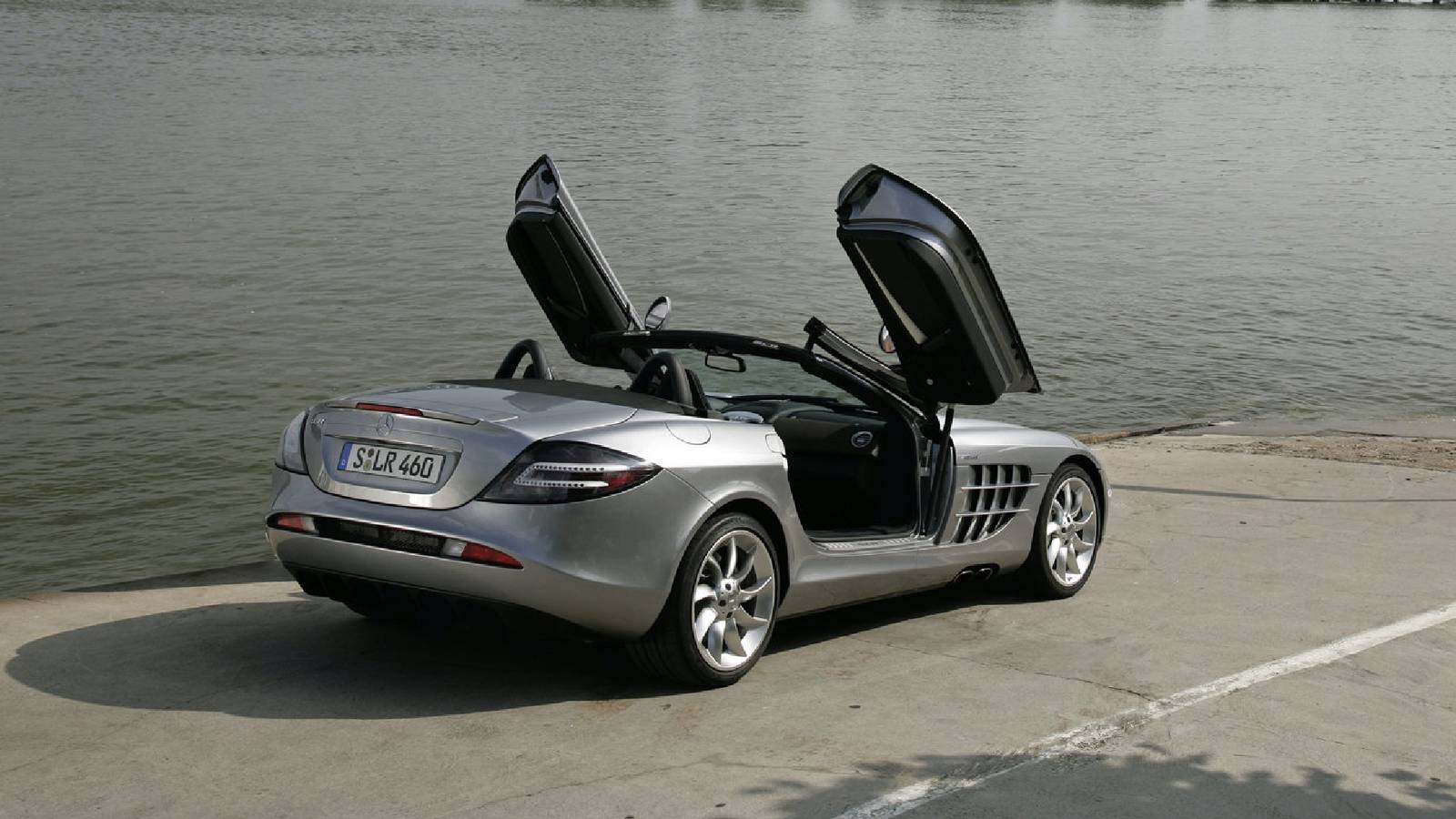 10 Awesome Cars With Butterfly Doors