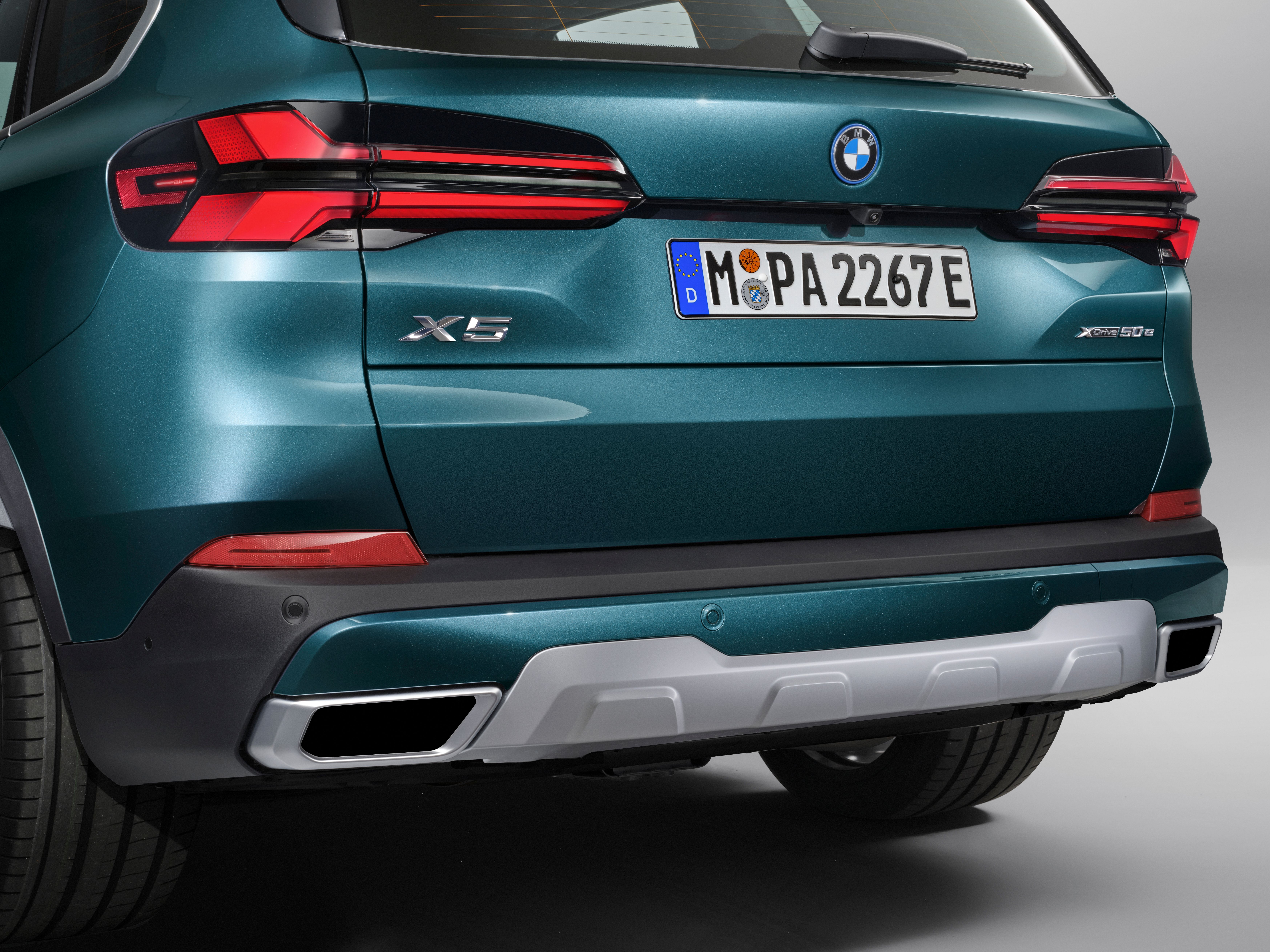 X5 Vs. XM: BMW’s Polar Opposite Hybrid SUVs Compared