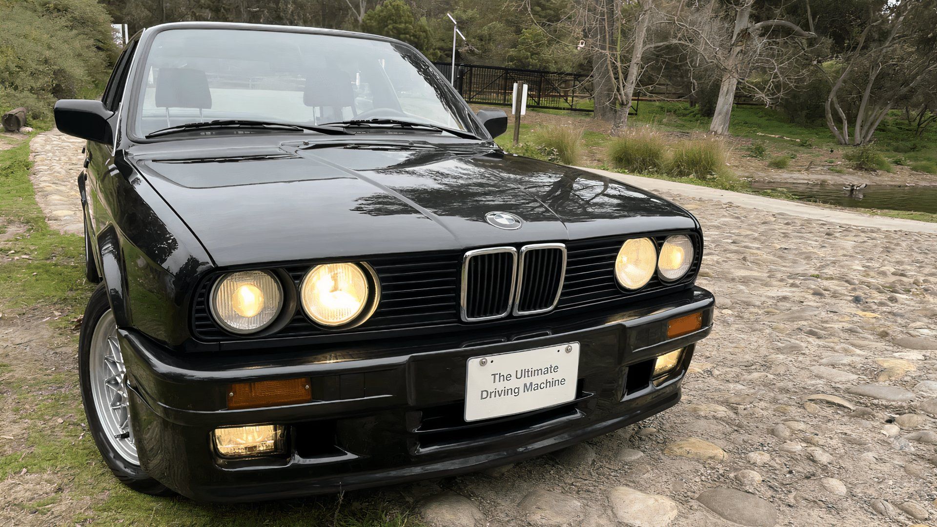 1988 BMW 325is sedan front