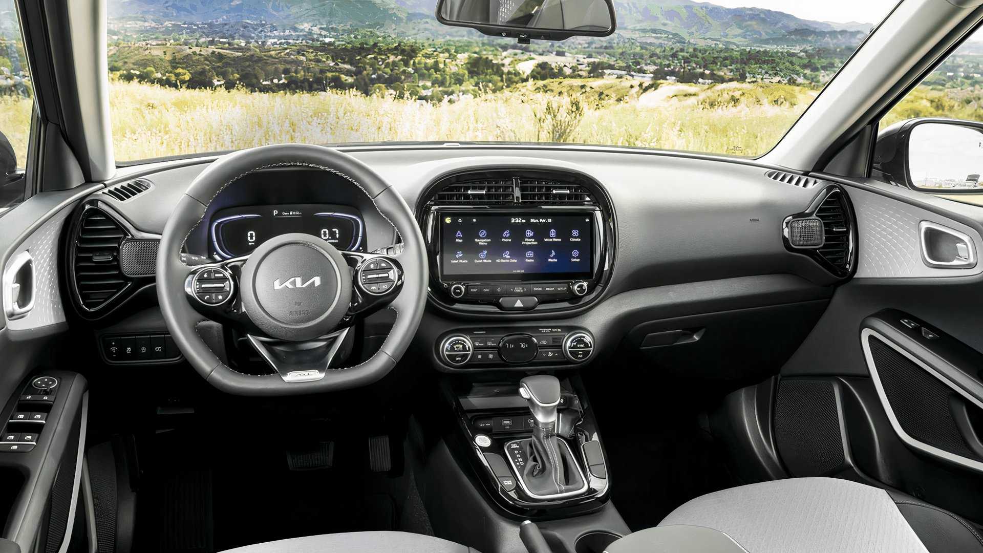 2023 Kia Soul interior