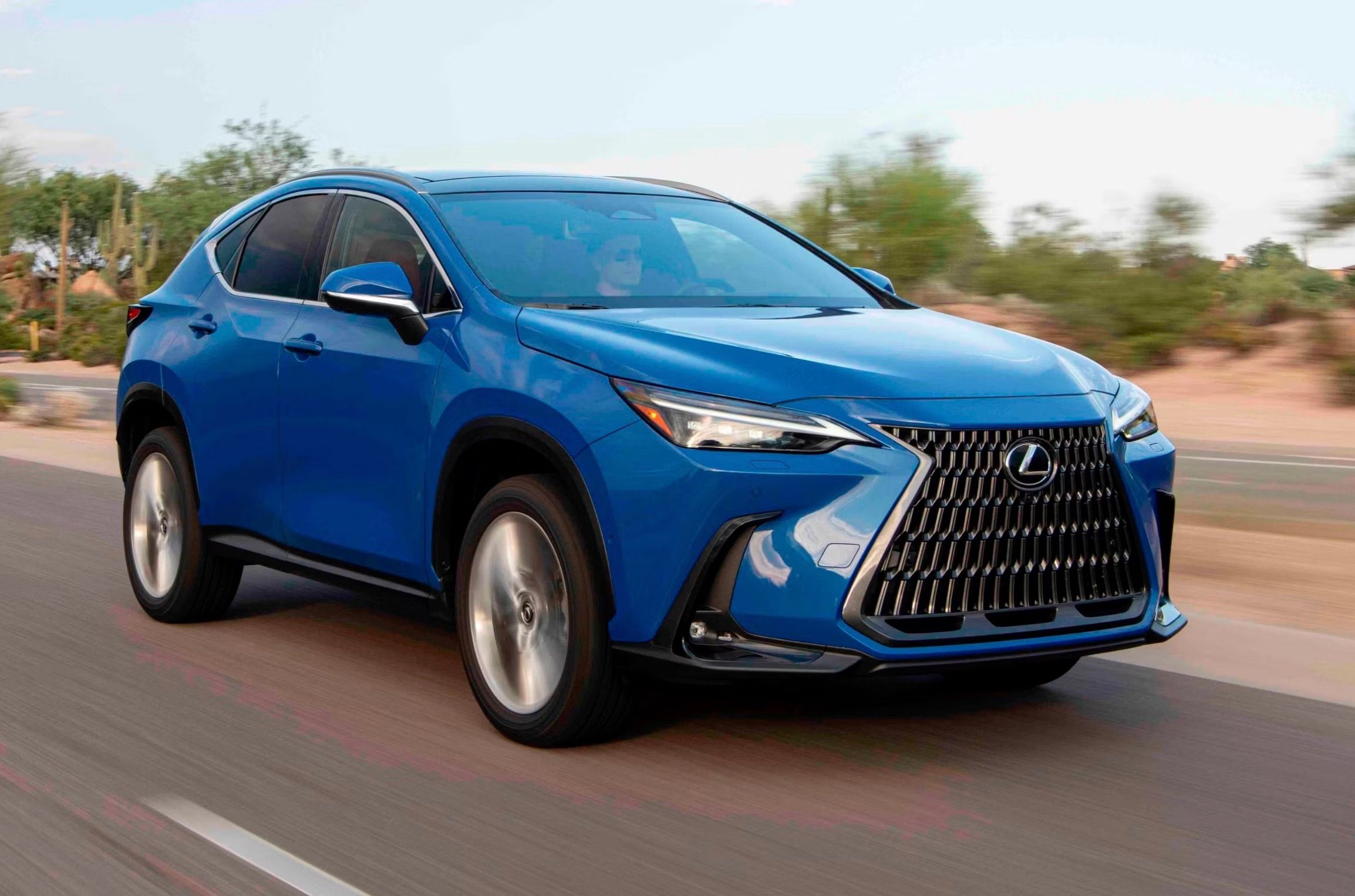 Lexus NX Hybrid front 3/4