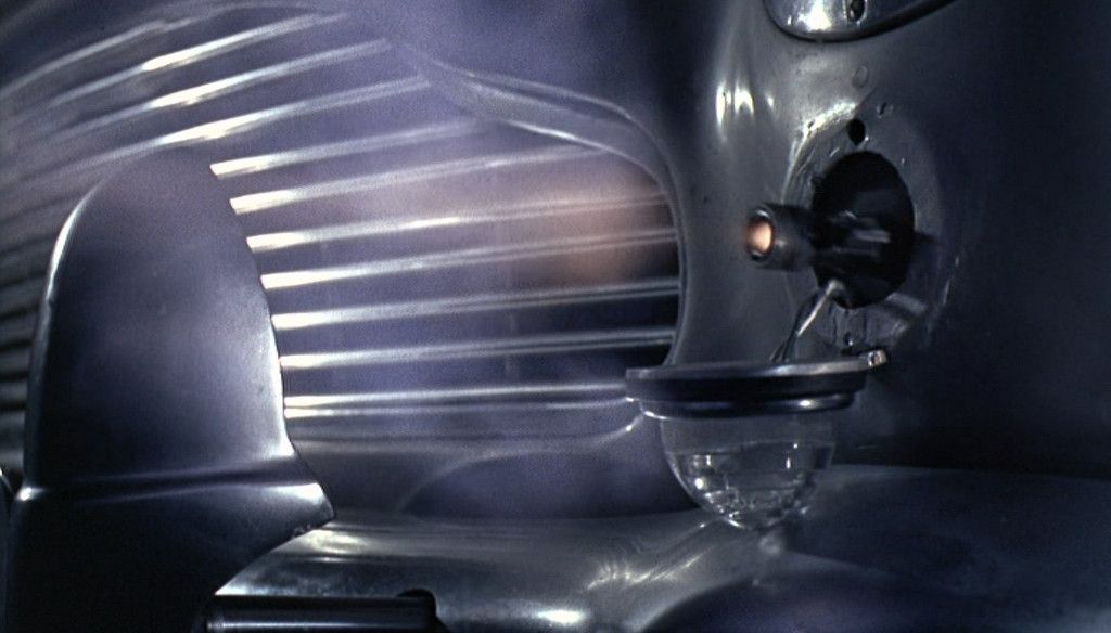 007 goldfinger machine-guns