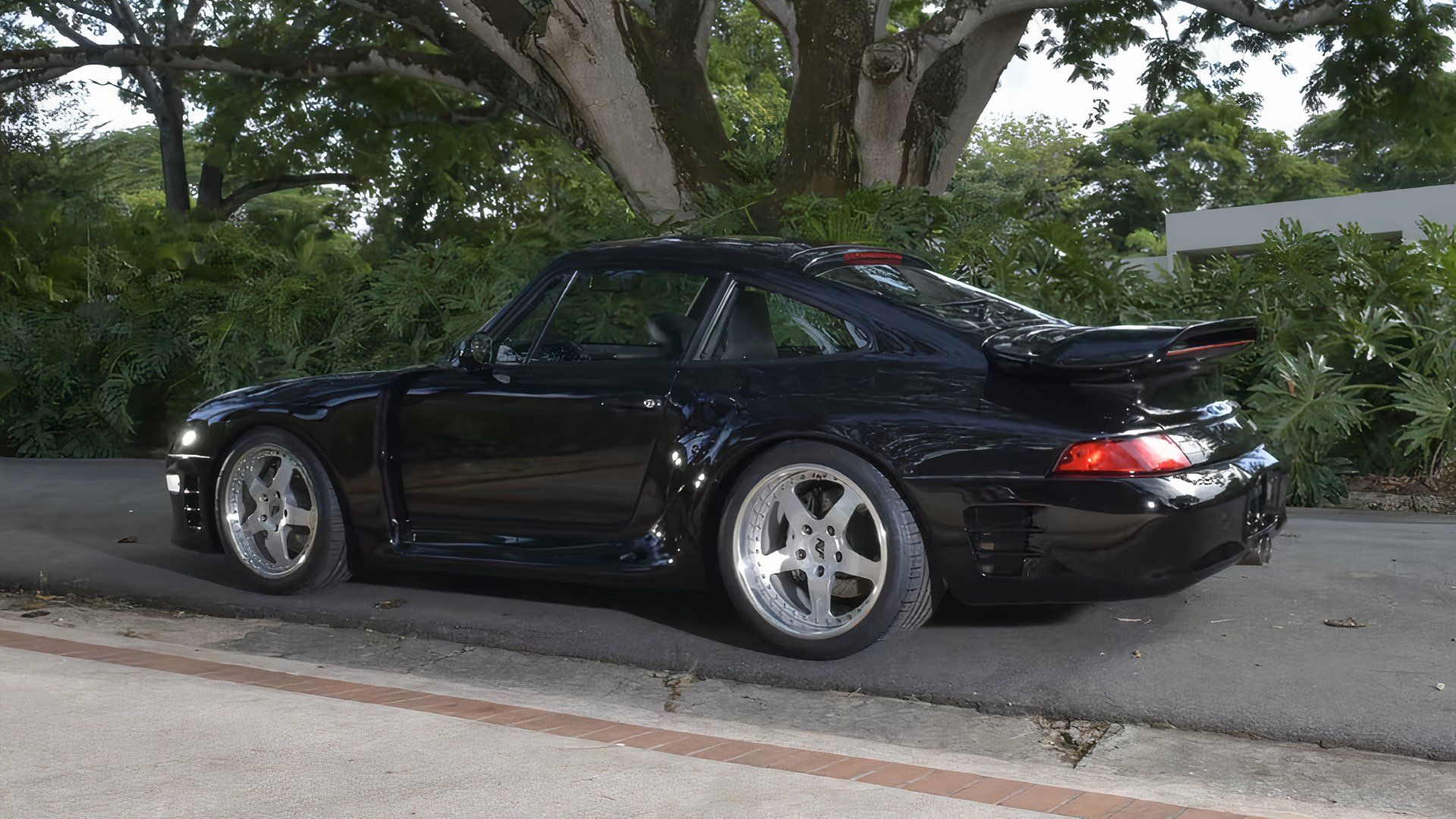 The Hardcore Porsche That Could Humble The Ferrari F40
