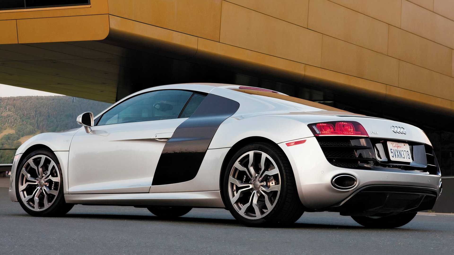 V76.10 Rear Here's How The V10 Engine Is Enjoying Retirement