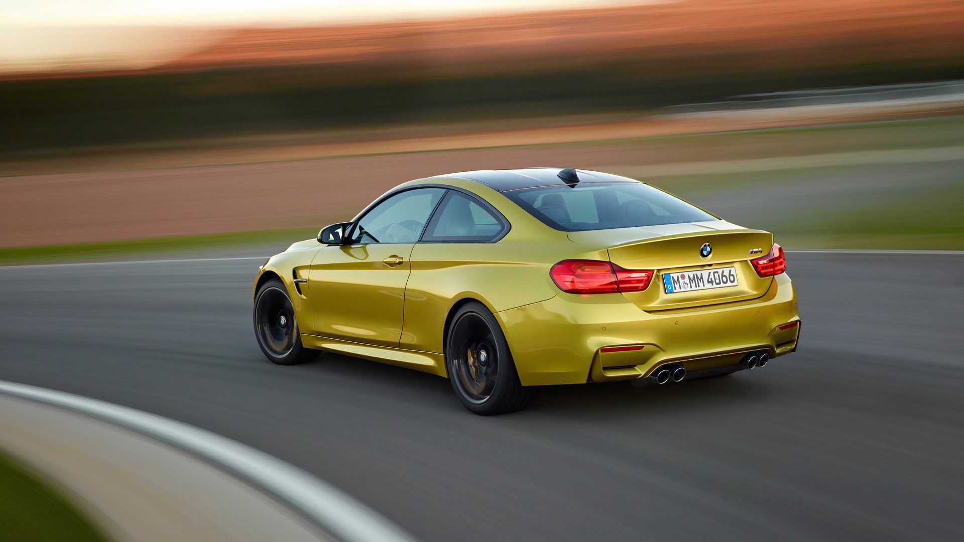 2014 BMW M4 rear 3/4