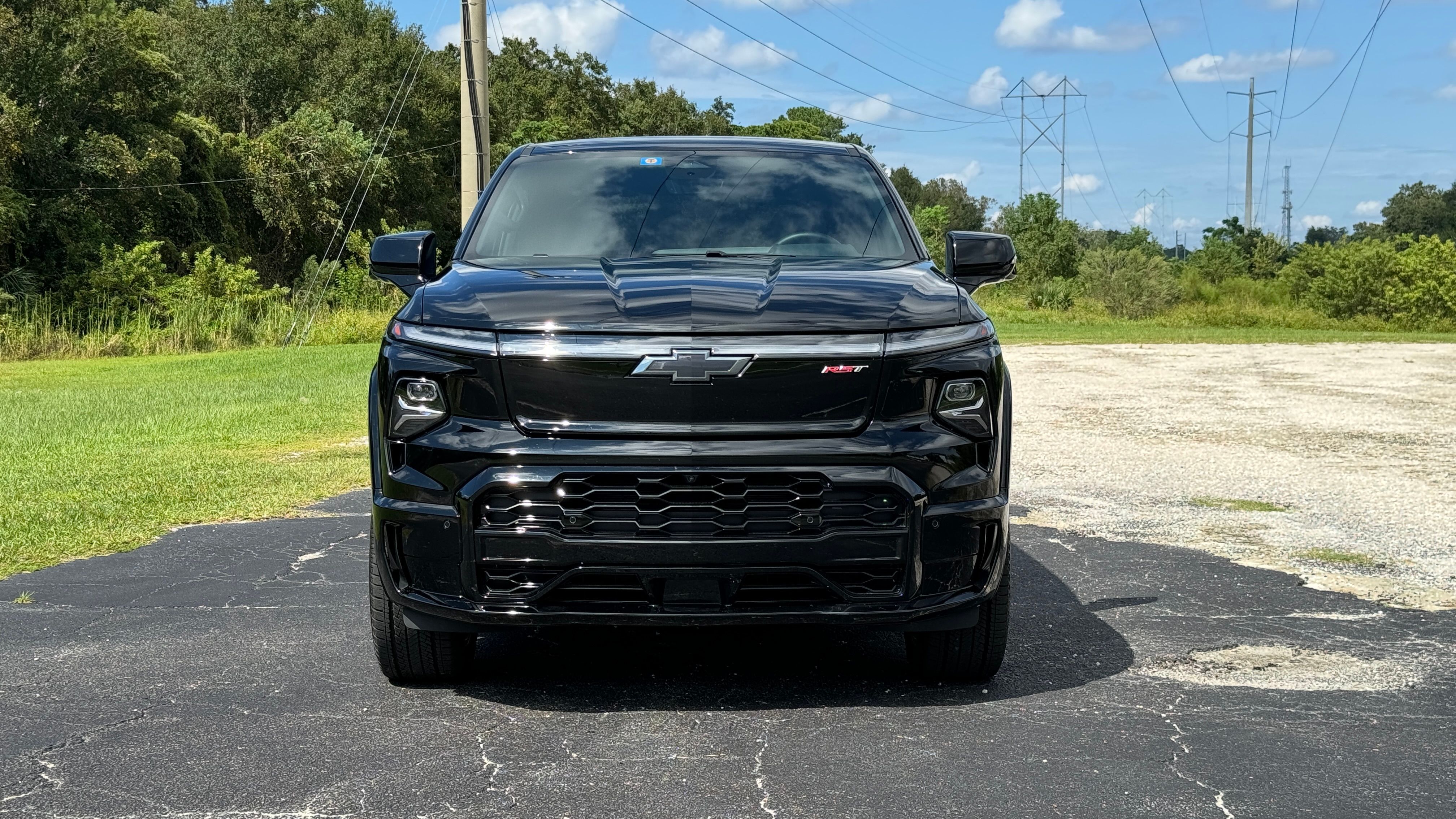 2024 Chevrolet Silverado EV front static