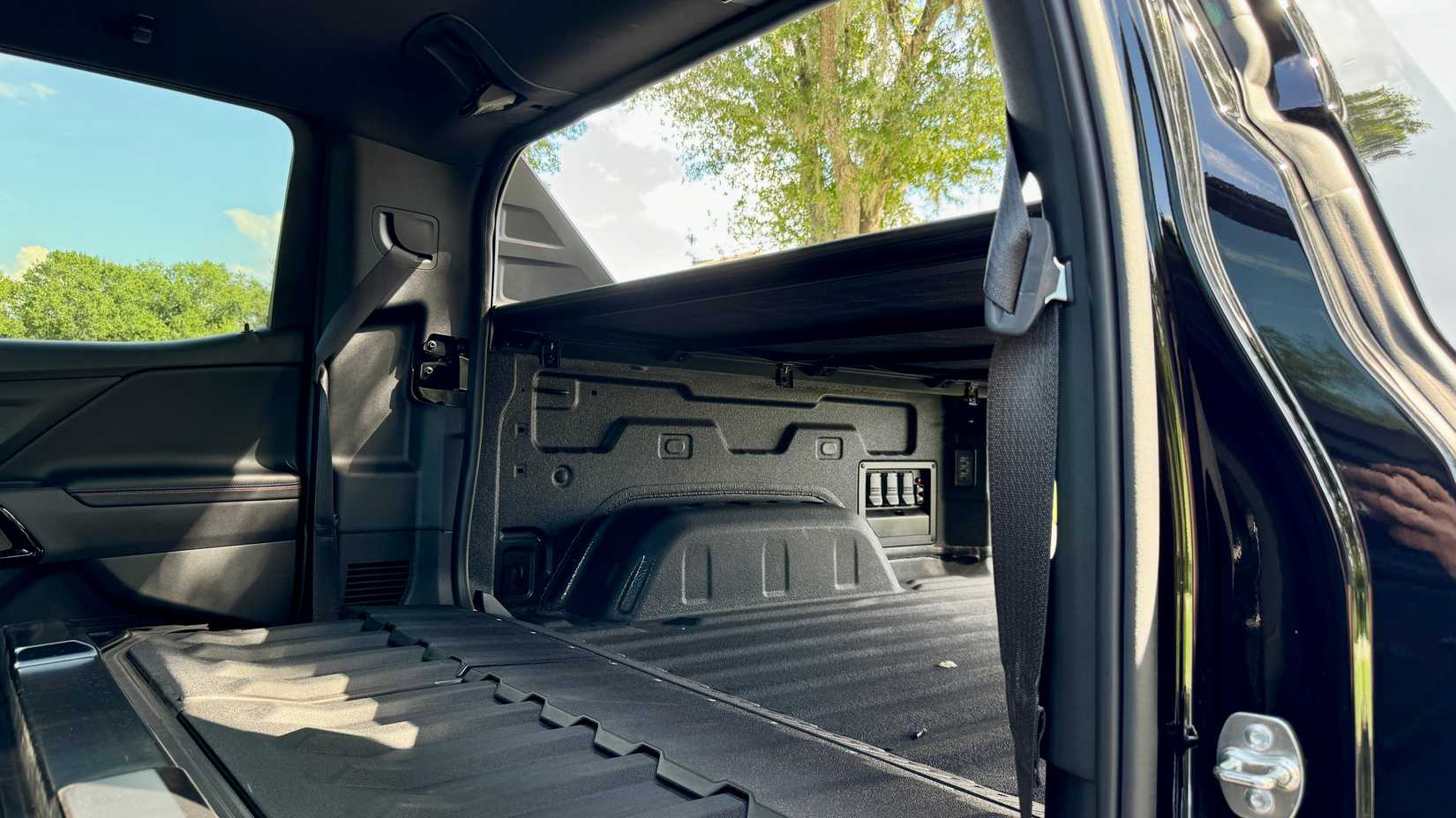 Obscure Hyundai Patent May Have Revealed Midgate Feature For New US Truck