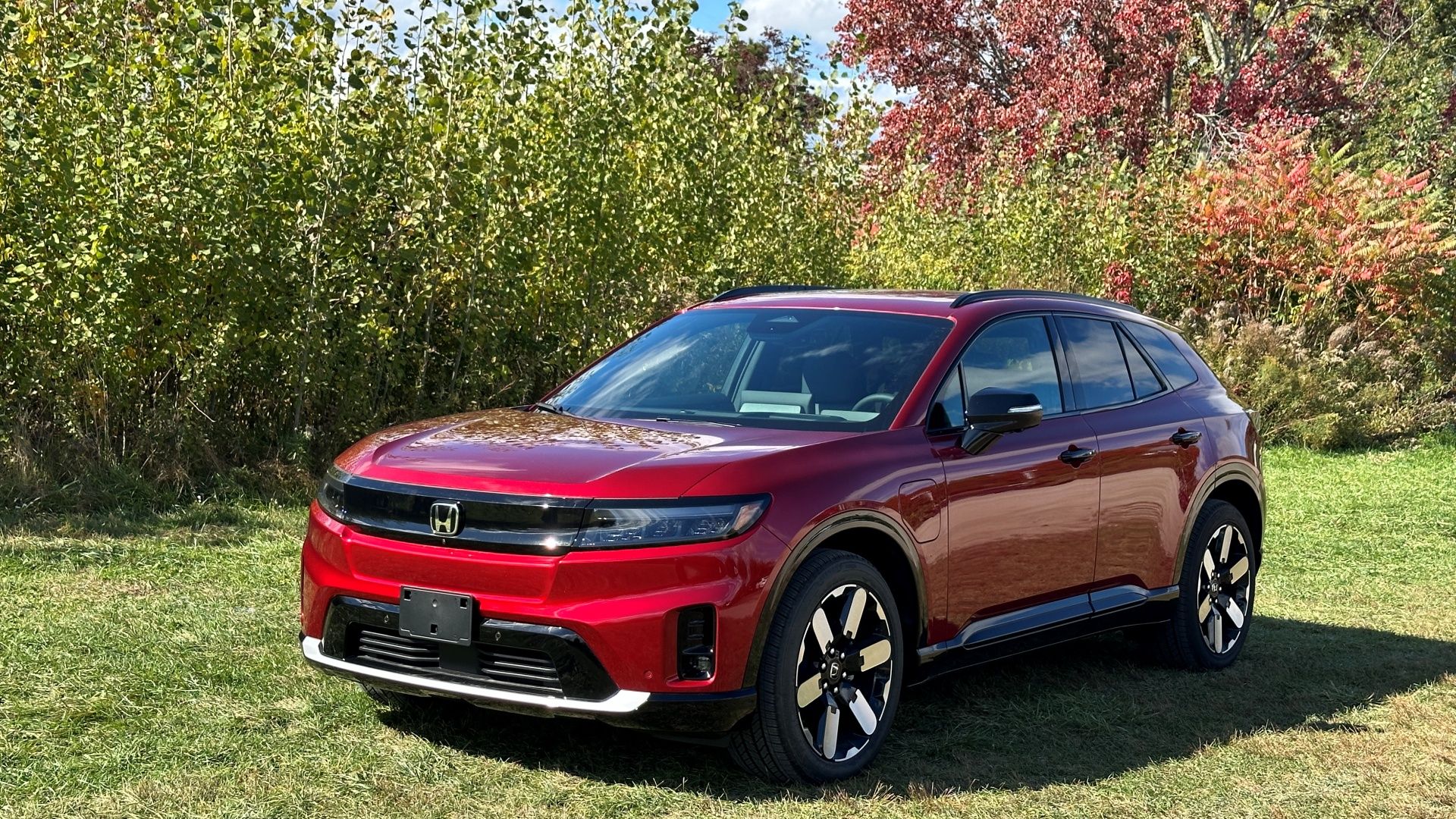 The 2024 Honda Prologue front quarter