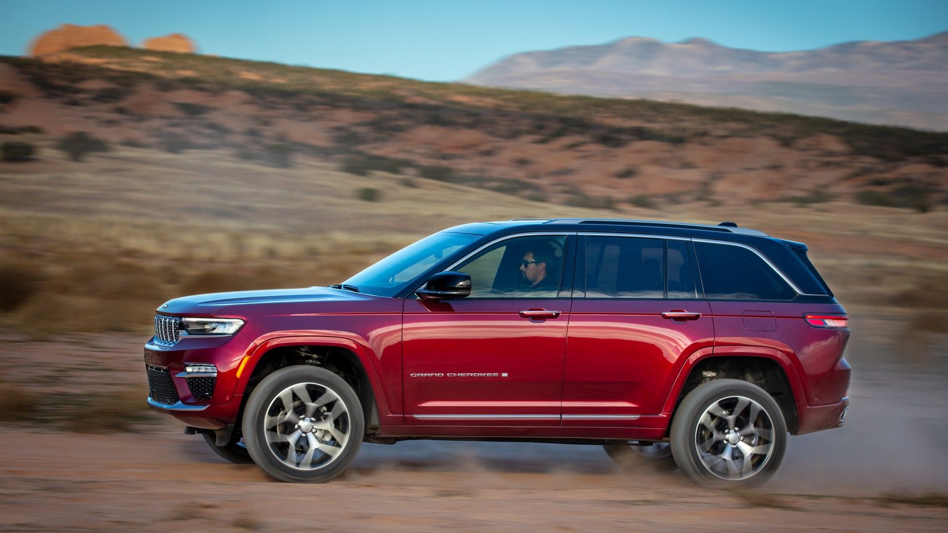 2025 Jeep Grand Cherokee off road.