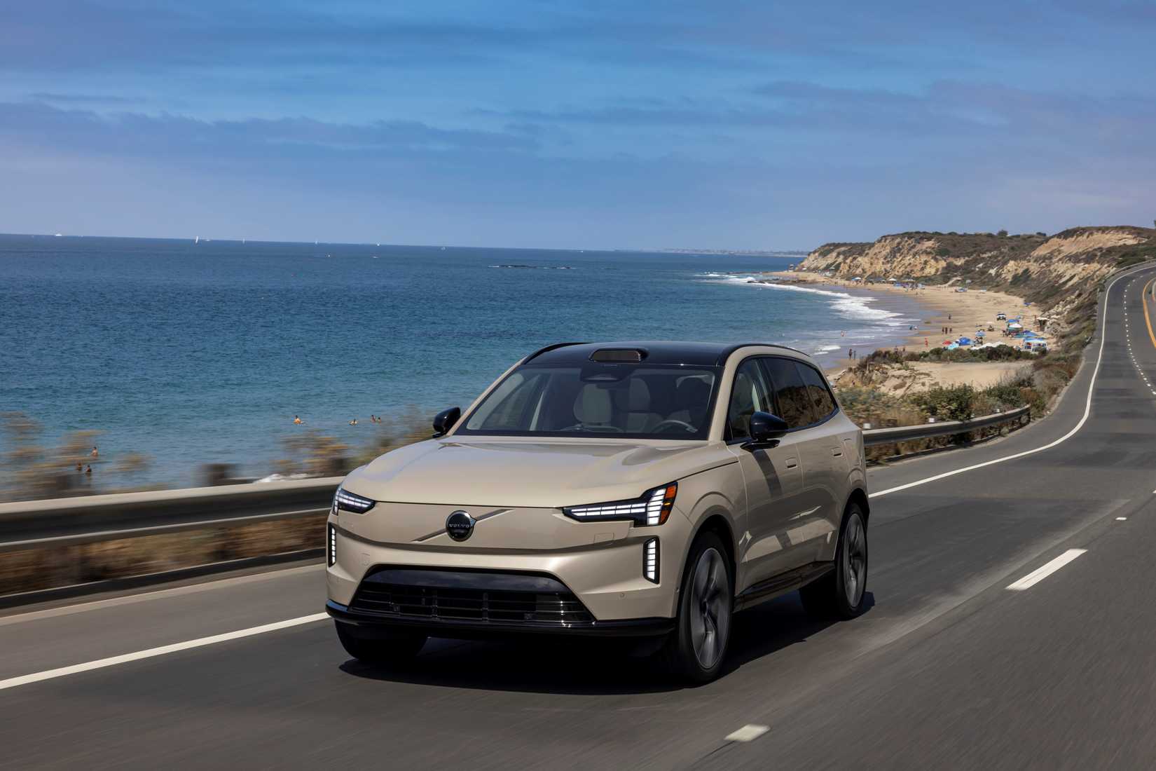 Volvo EX90 - 3/4 front view