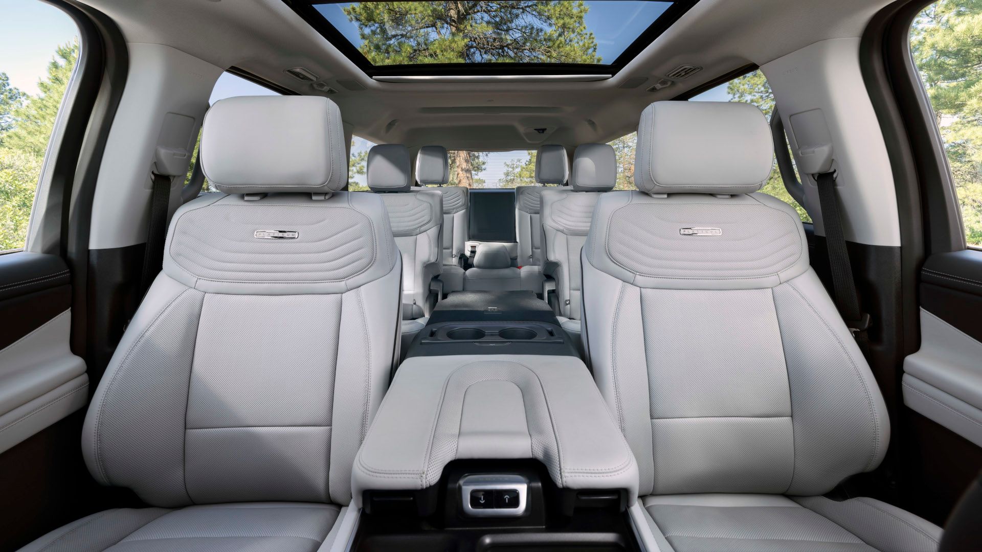All-New 2025 Ford Expedition_Platinum Ultimate_16