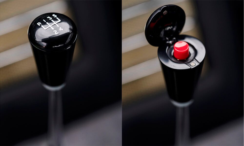 Aston Martin DB5 Goldfinger ejector seat button