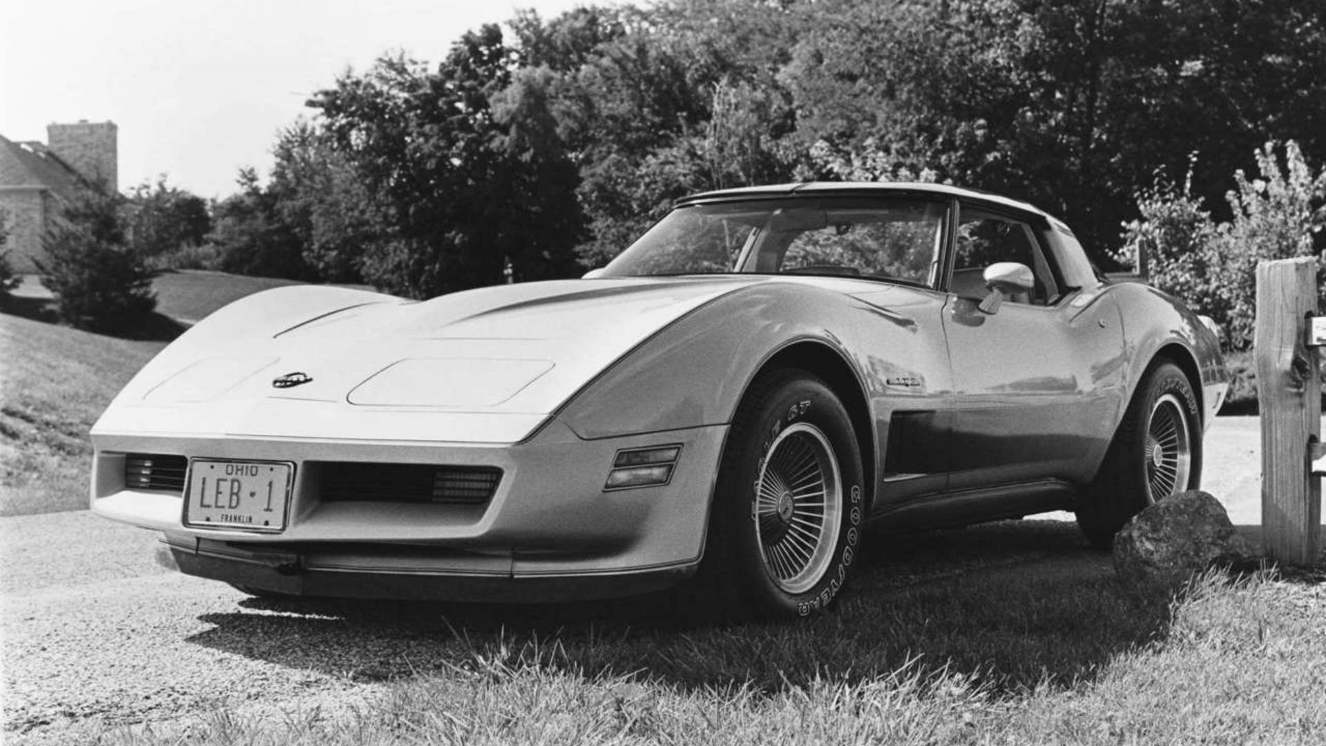 1968 Chevrolet Corvette Coupe C3 Front Angle BW