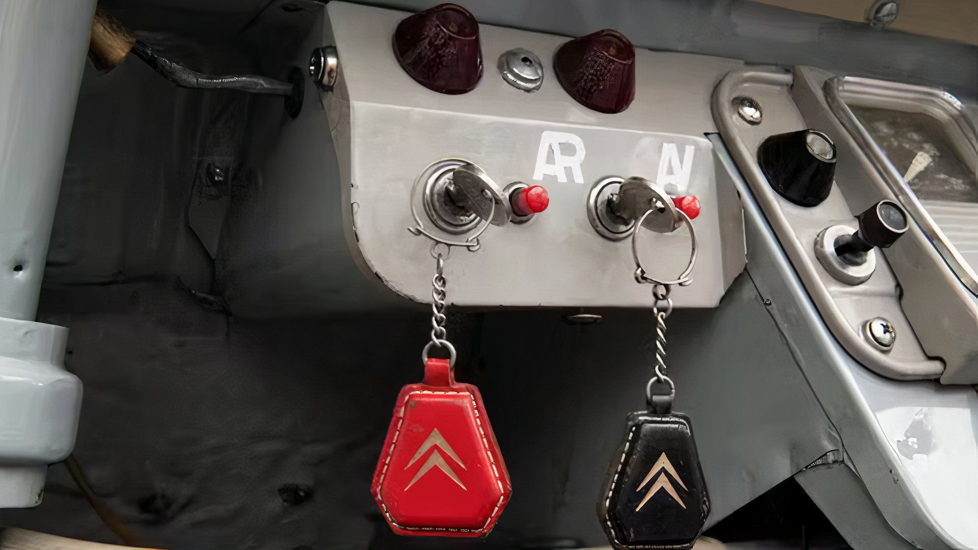 Citroën 2CV Sahara: terenówka z dwoma silnikami i mocą zaledwie 27 KM