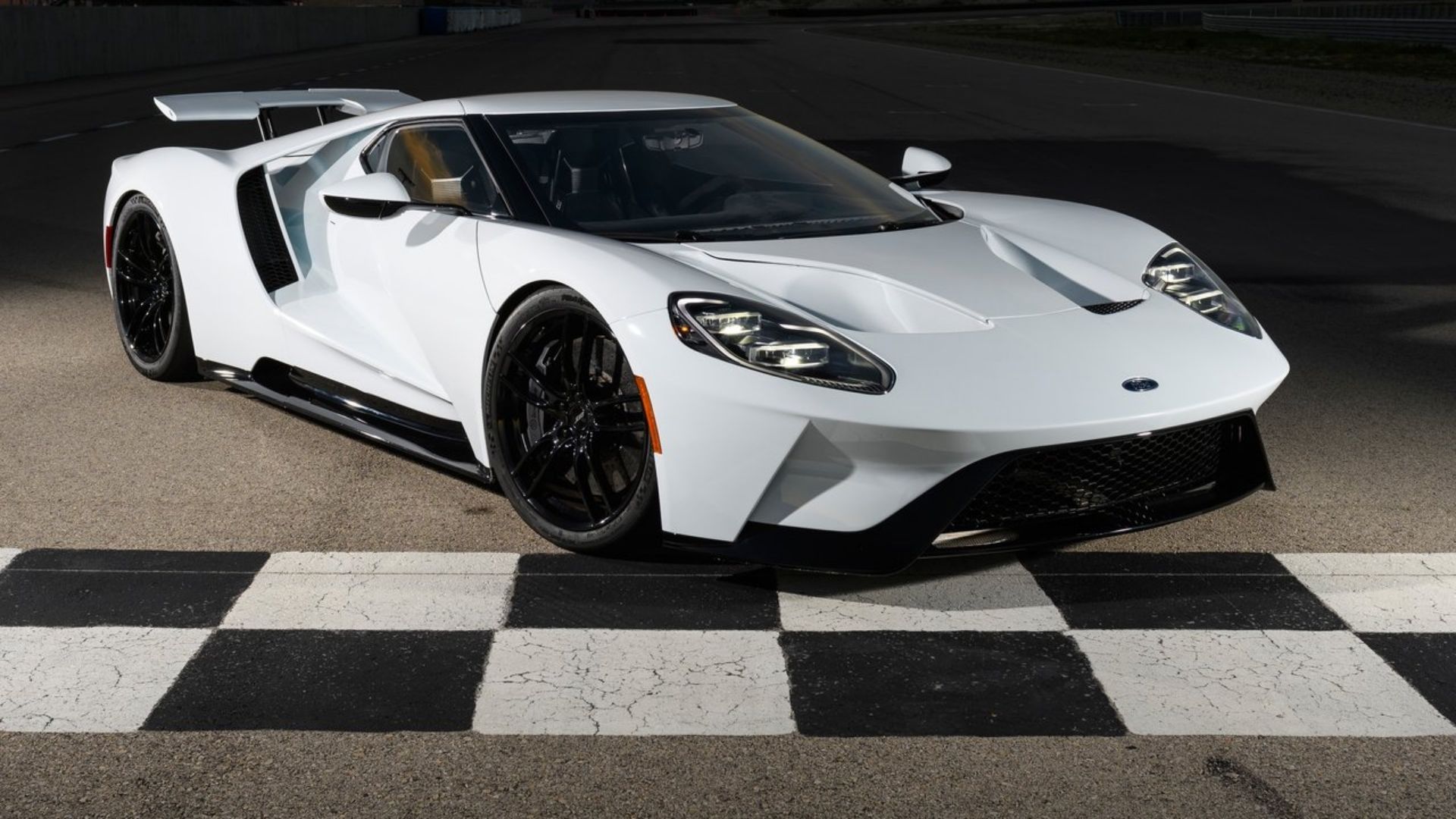 FordGT2017 front white