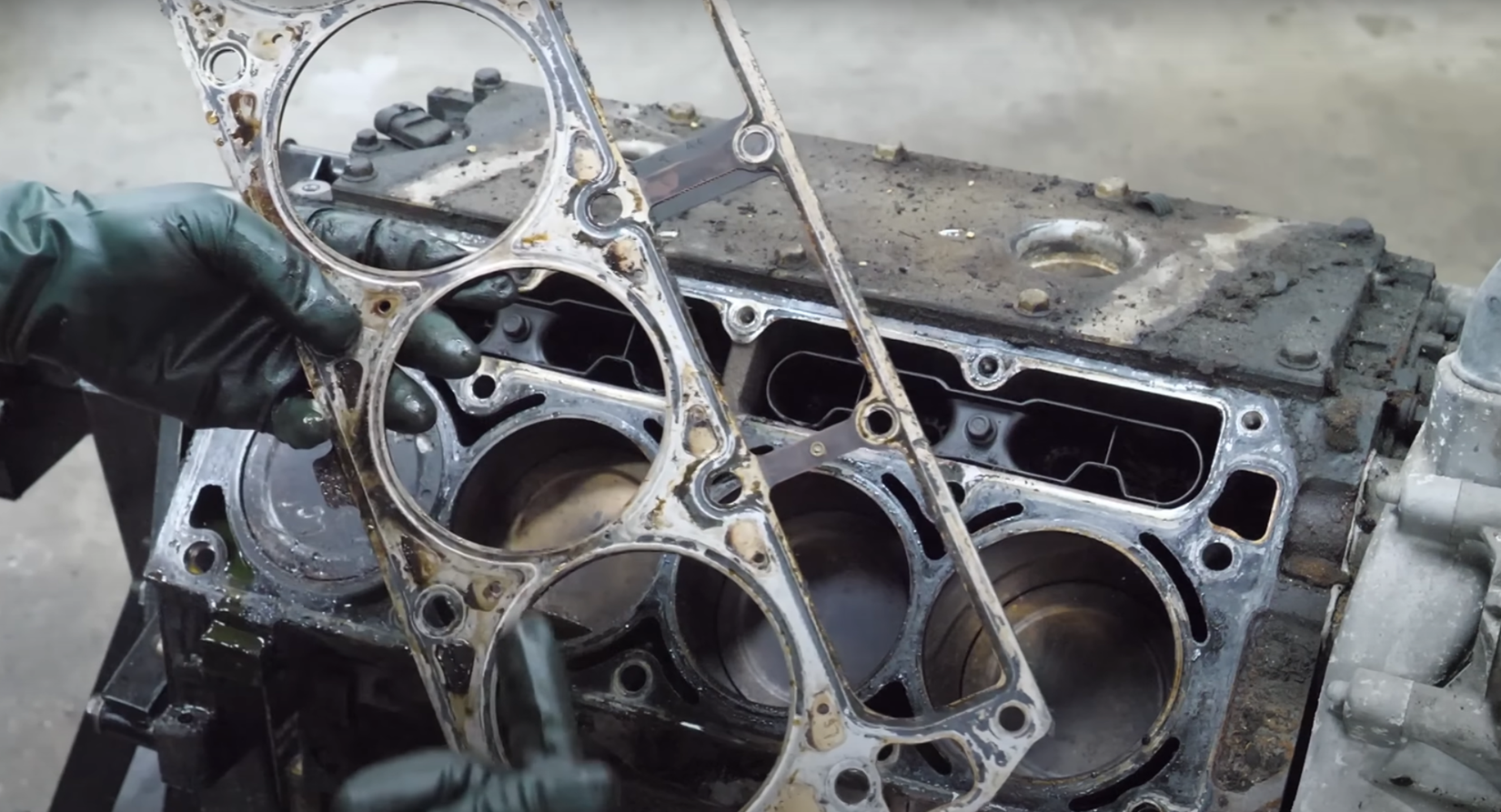 GM LQ4 V8 gasket