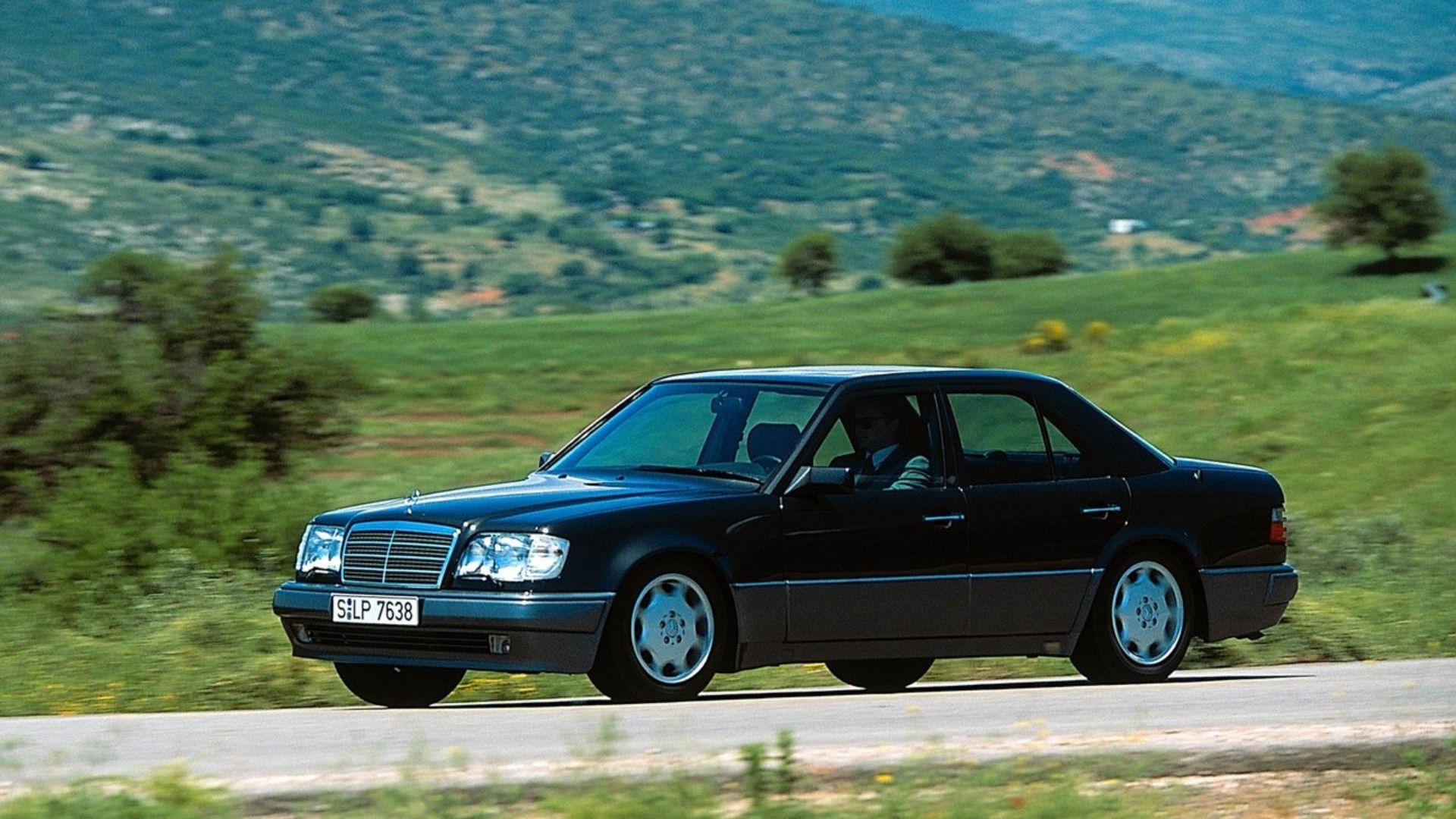 This Vintage Mercedes Is The Perfect Starter For Your Classic Car Addiction