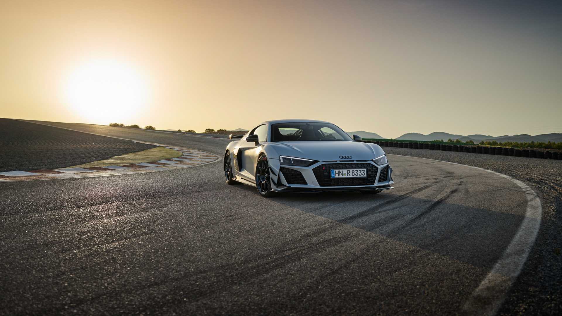 Audi R8 Legend Audi R8: 0-60 And All The Numbers That Define A Legend