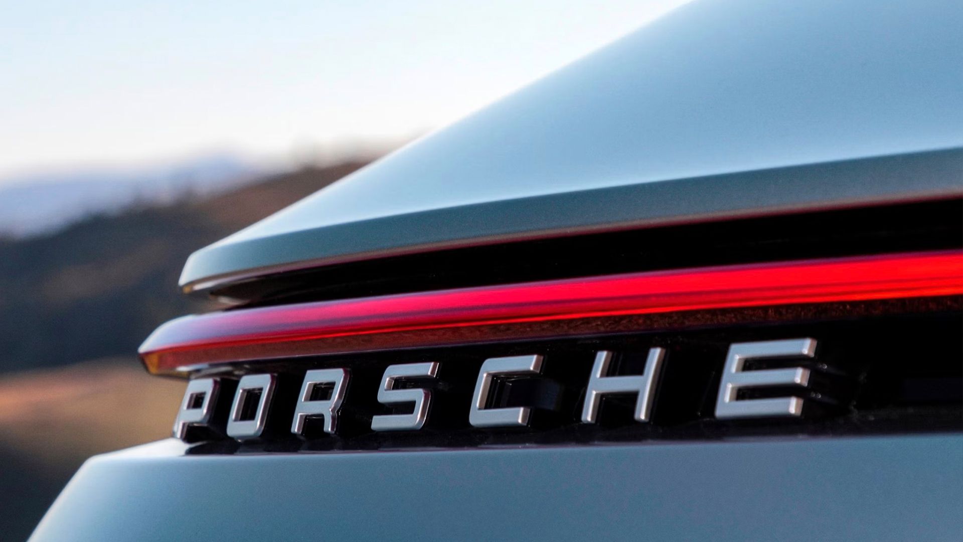 Porsche 911 badging