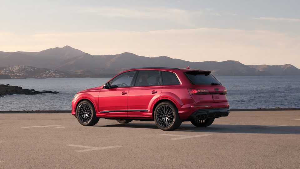 2025 Audi SQ7 Pricing, Photos & Specs