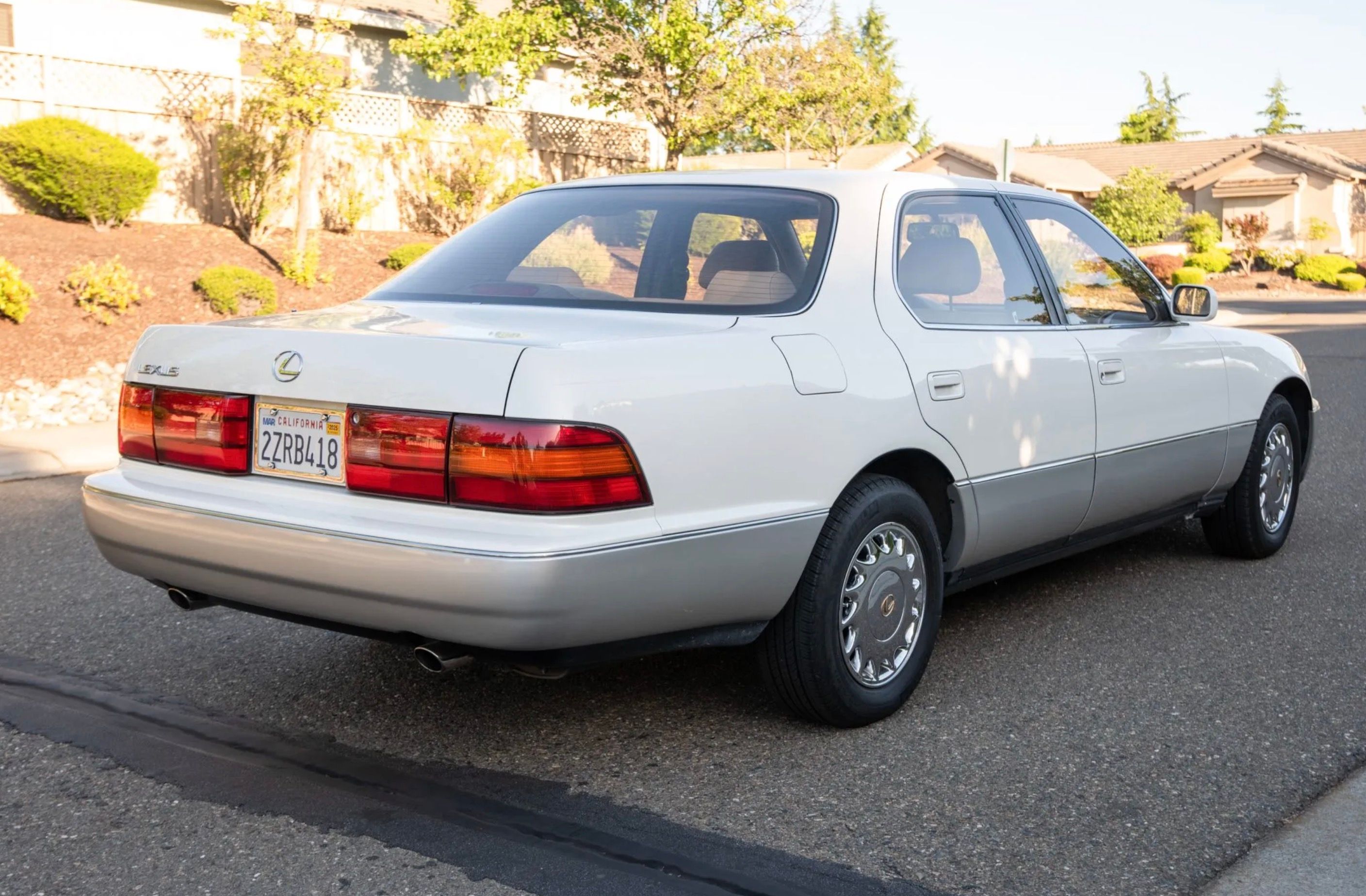 1992 Lexus LS 400 rear 3/4