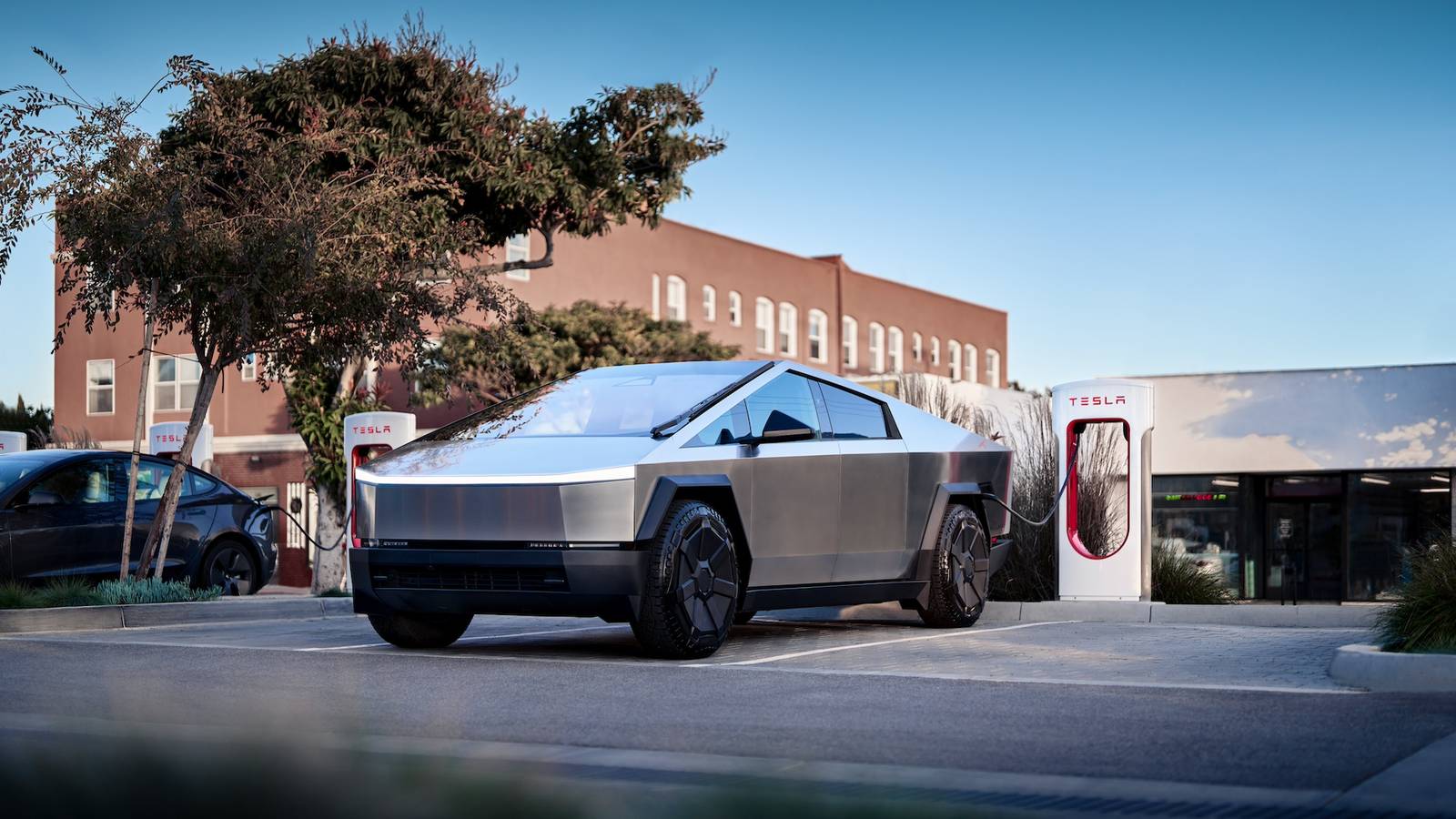 Tesla Offering Massive Incentives On Cybertrucks To Move Old Inventory