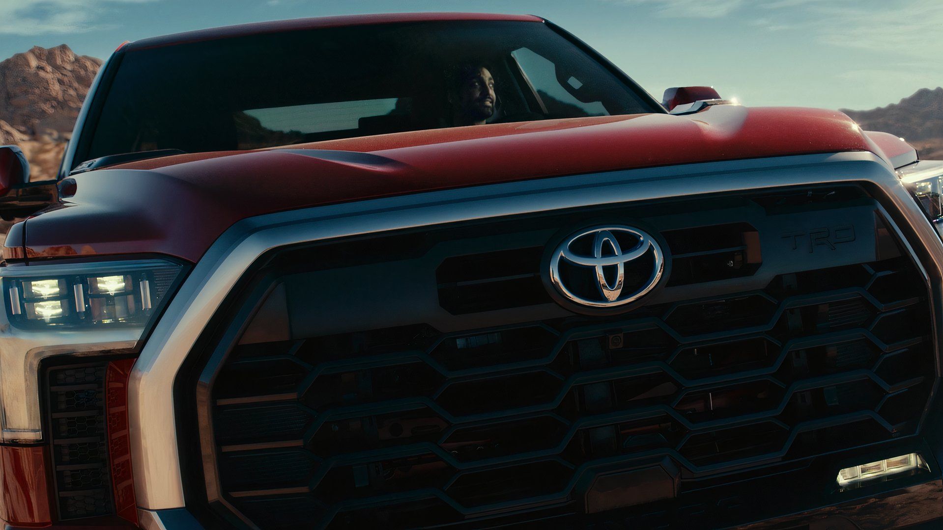Grande plano frontal do Toyota Tundra