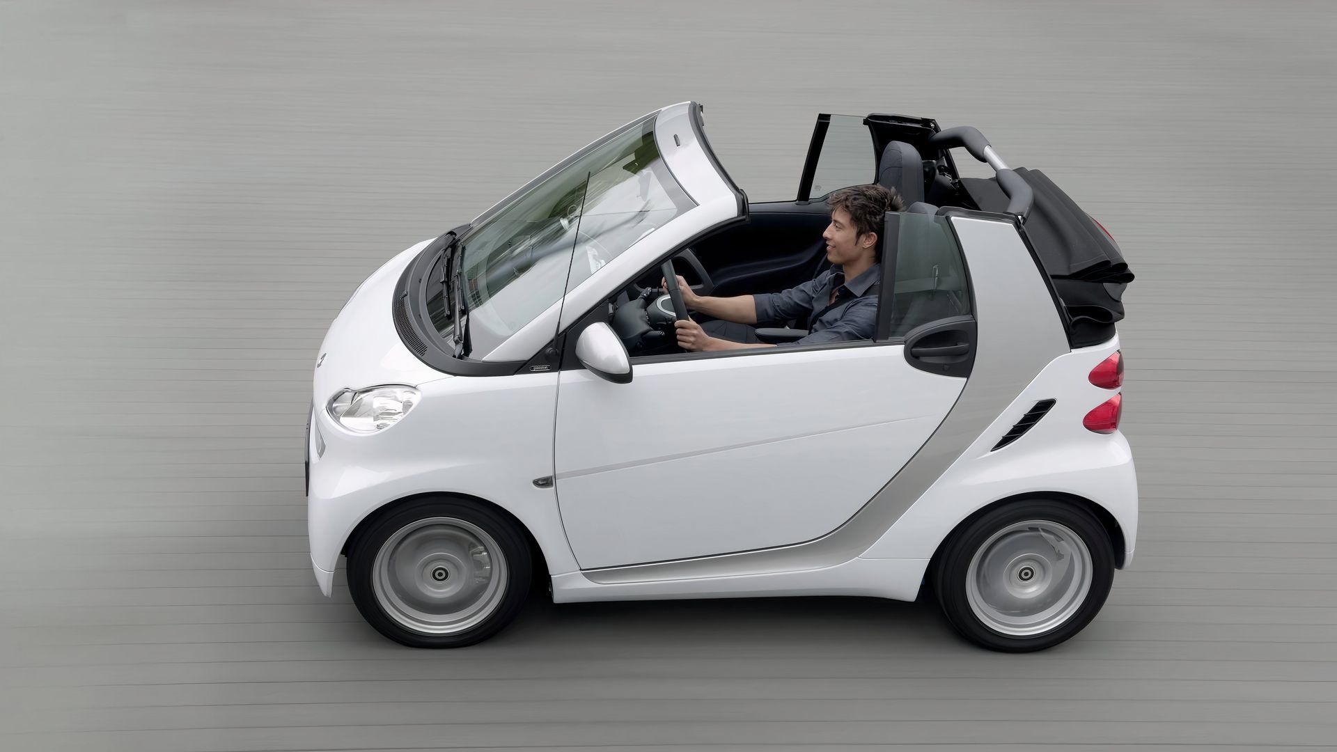2011 smart fortwo Pricing, Photos & Specs