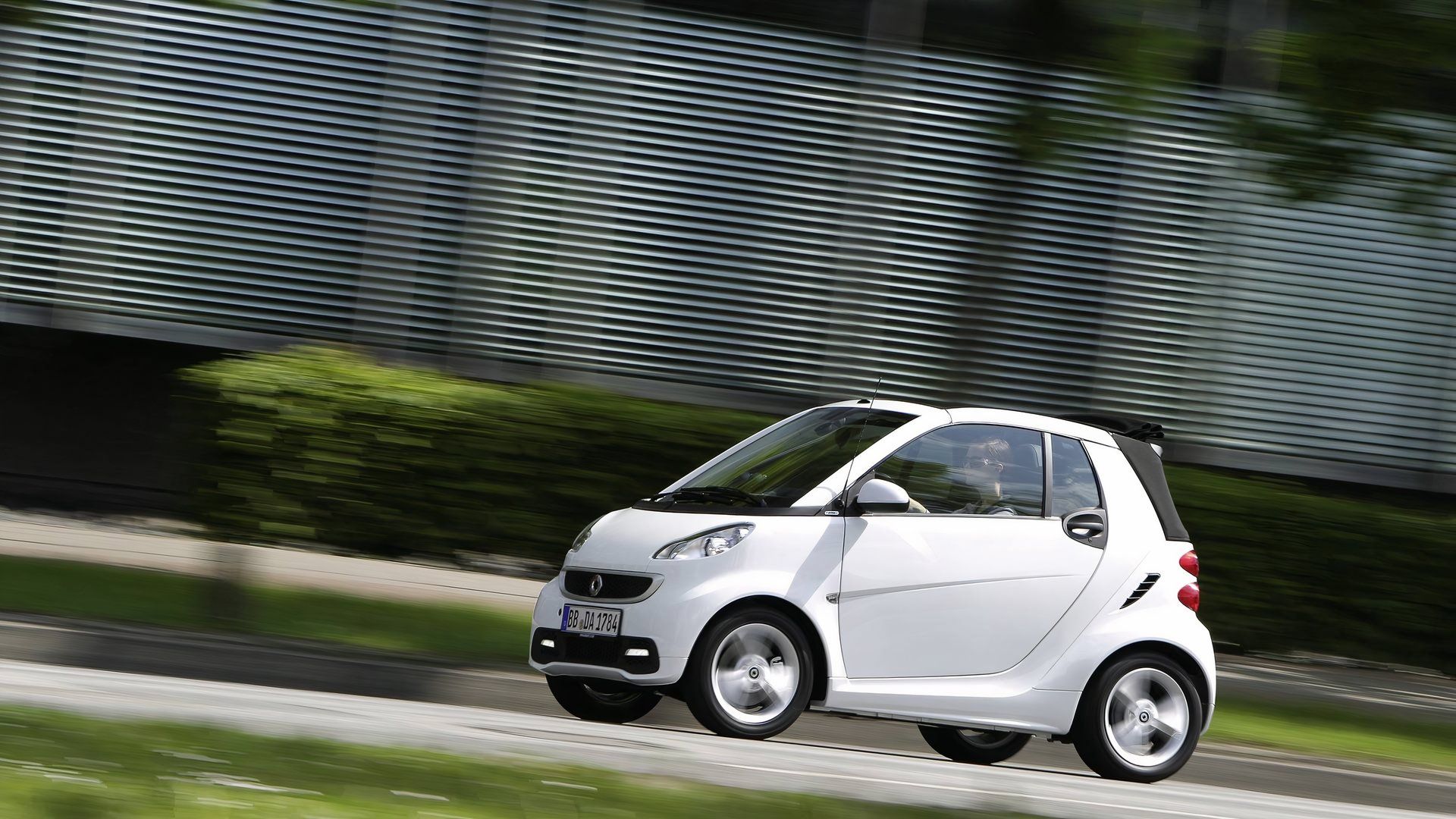 2011 smart fortwo Pricing, Photos & Specs