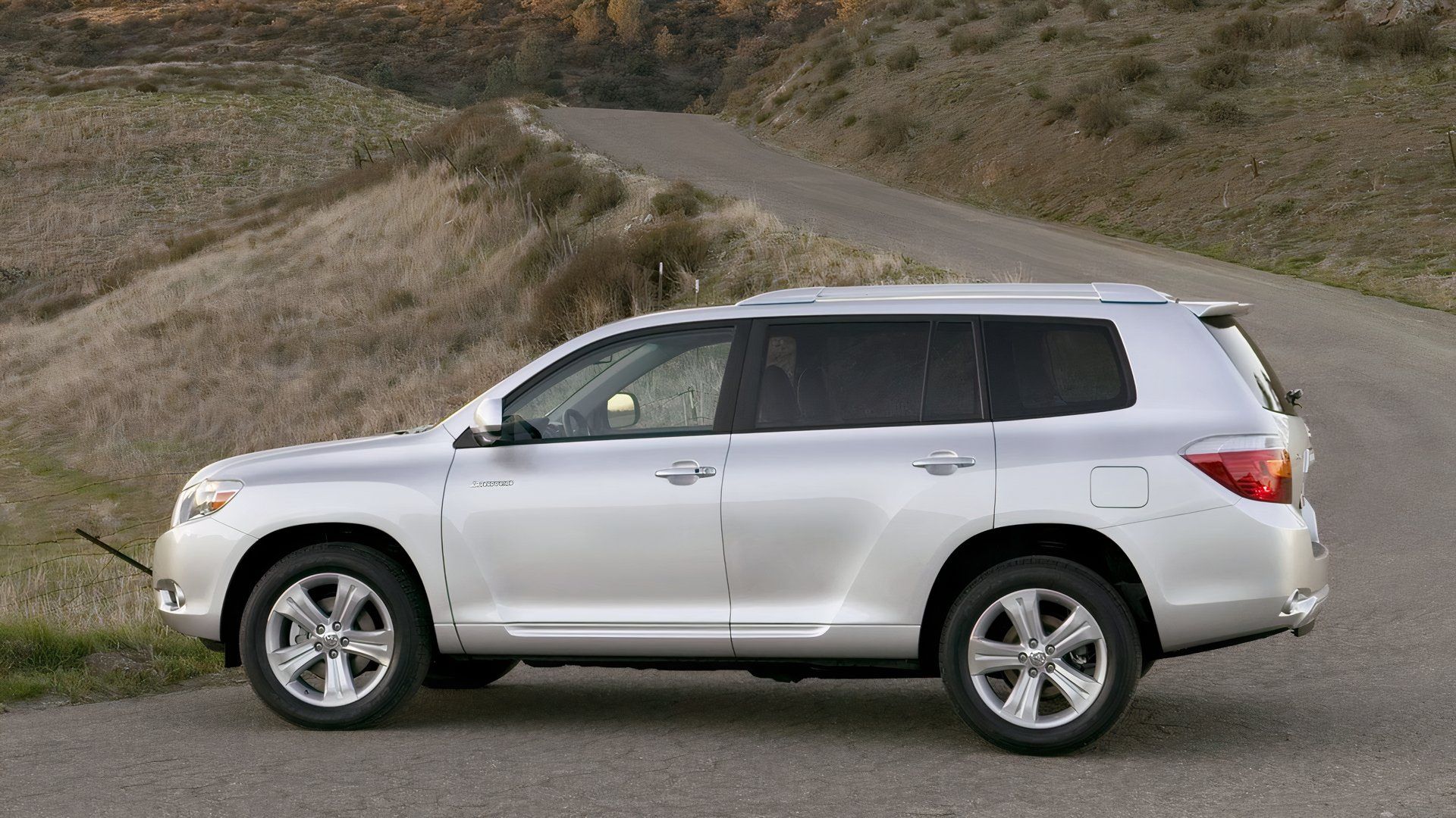 2010 Toyota Highlander Pricing, Photos & Specs